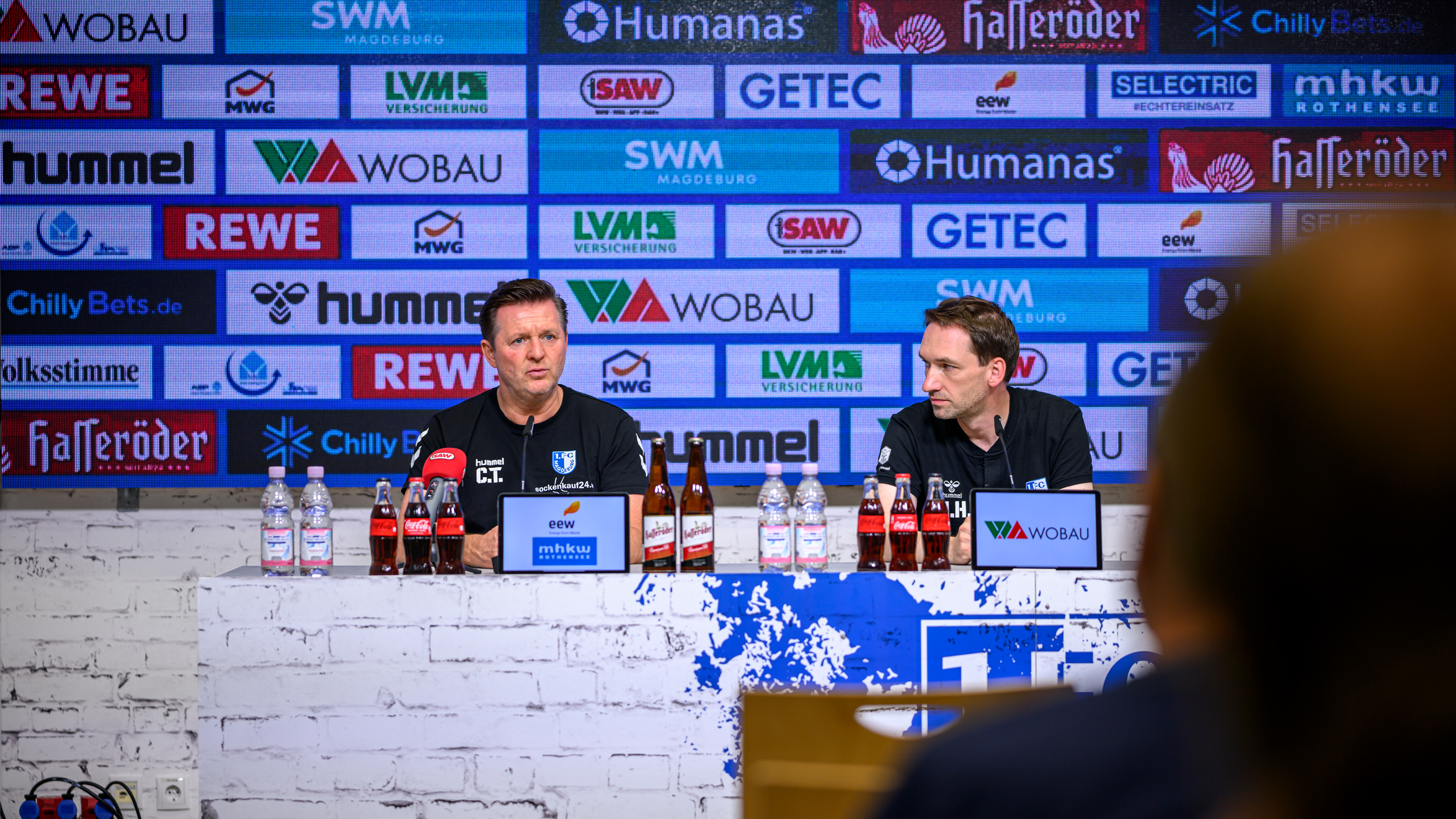 Christian Titz(links) und Manuel Holscher während der PK