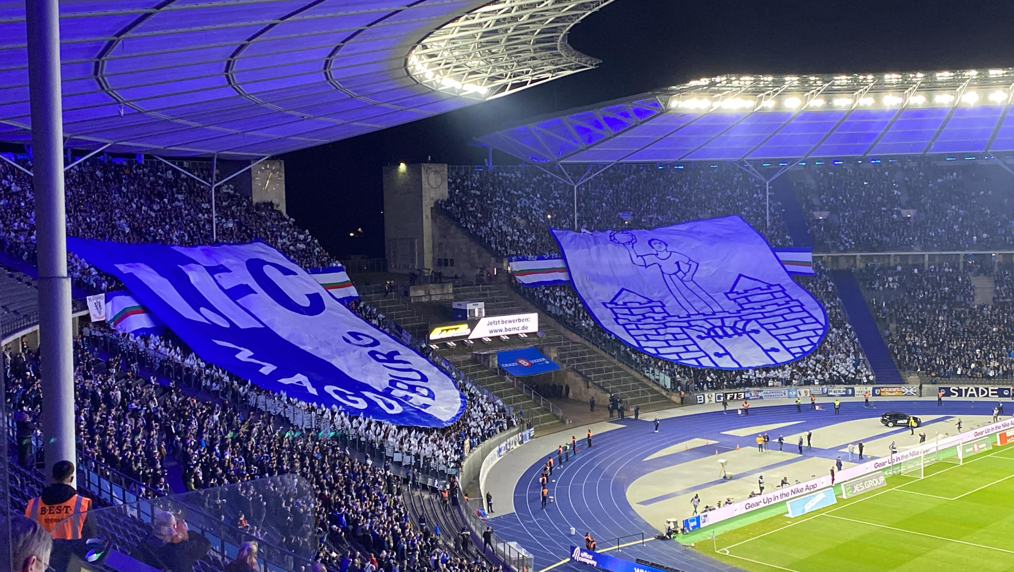 Im Berliner Olympiastadion zeigten die Clubfans eine großartige Choreo.