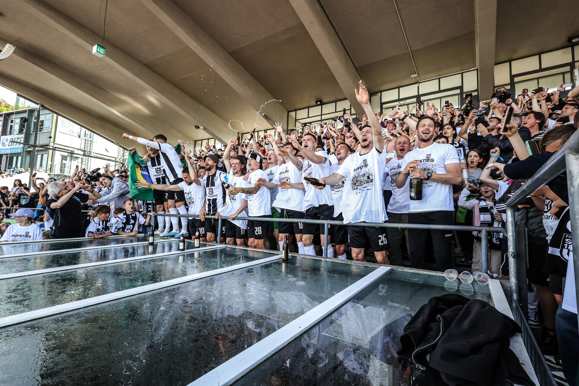 Ulm feiert den vorzeitigen Aufstieg in die 2. Bundesliga am 36. Spieltag.