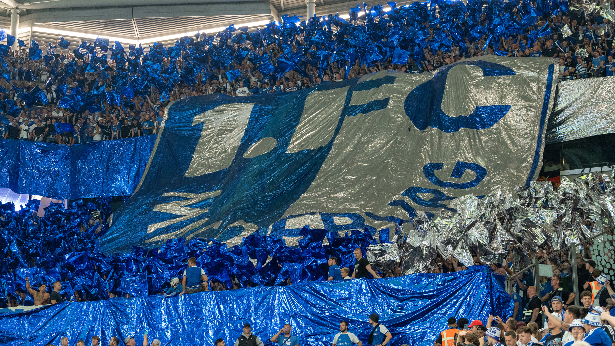 In der Veltins-Arena zeigten die Clubfans in der vergangenen Saison eine tolle Choreografie.