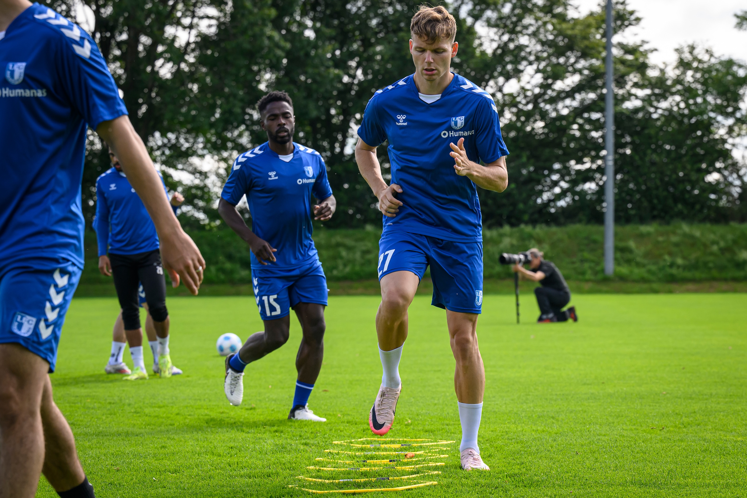 Beim FCM trägt „Hecke“ die Trikotnummer 27.