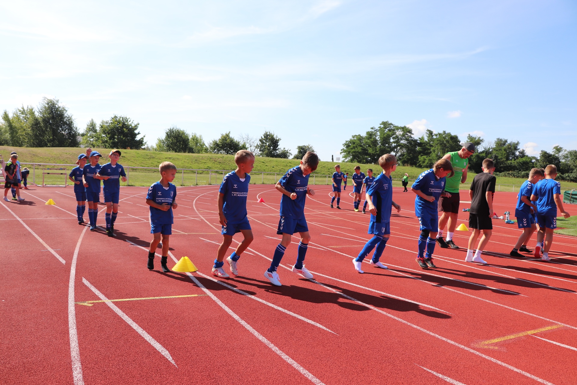 Lauf-ABC auf der Tartanbahn.