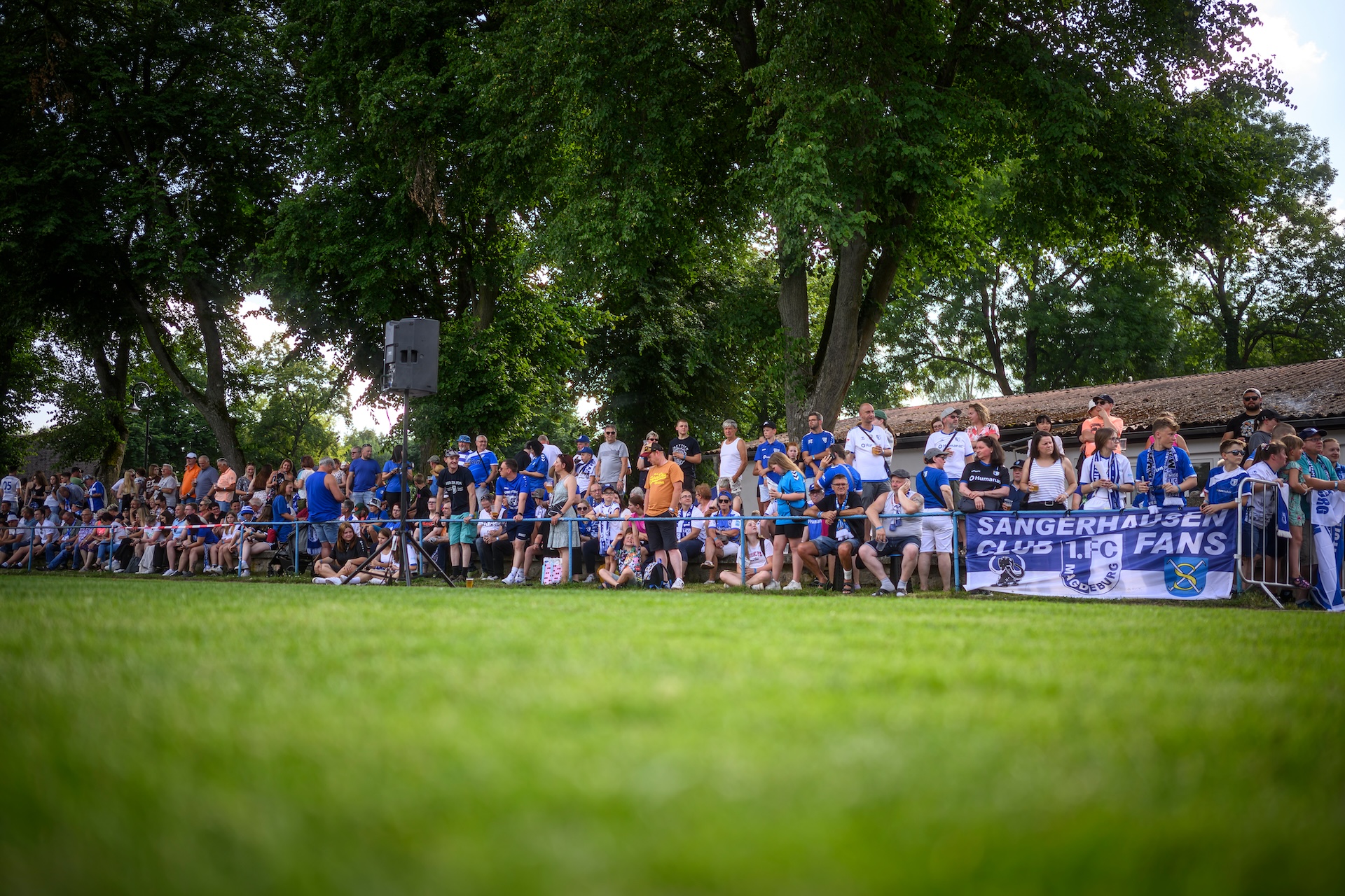 Viele Fans - wie hier in Loburg - kamen zu den Vorbereitungsspielen unseres FCM.