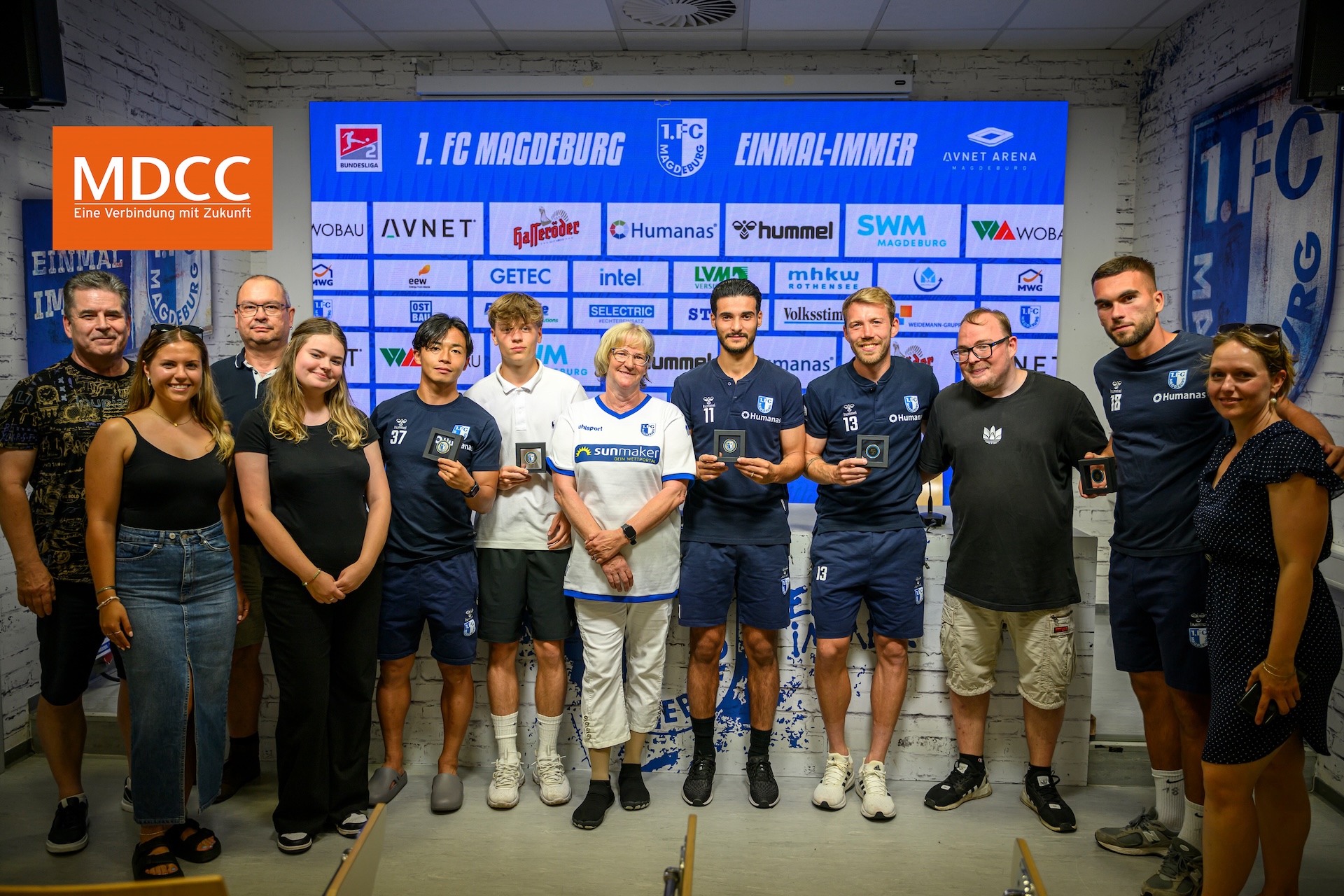 Volltreffer-Medaillen übergeben 