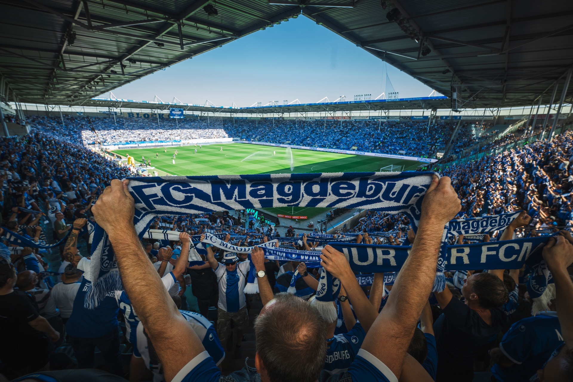 Volle Avnet Arena bei der Schalparade