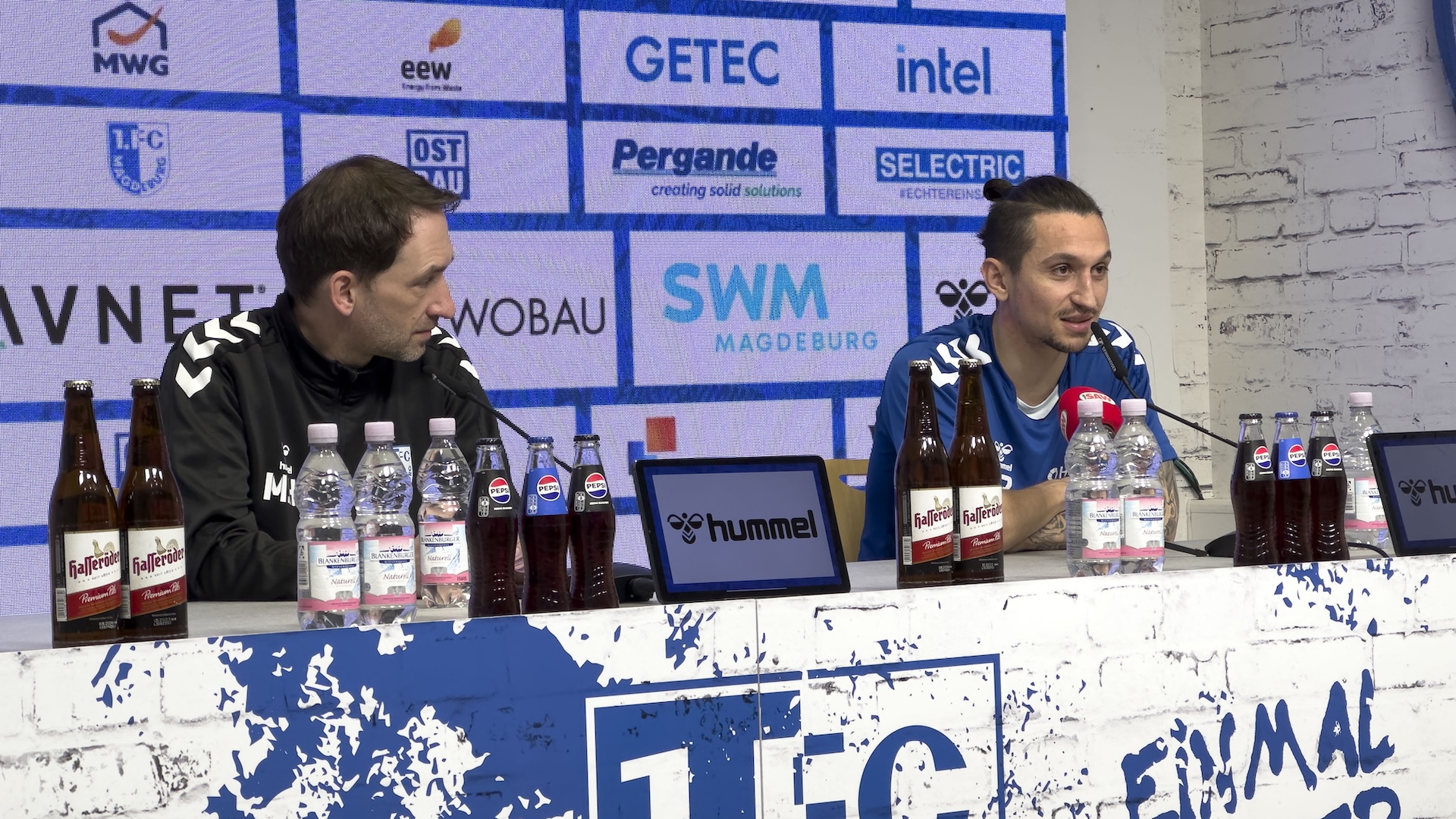 Baris Atik (rechts) und Pressesprecher Manuel Holscher