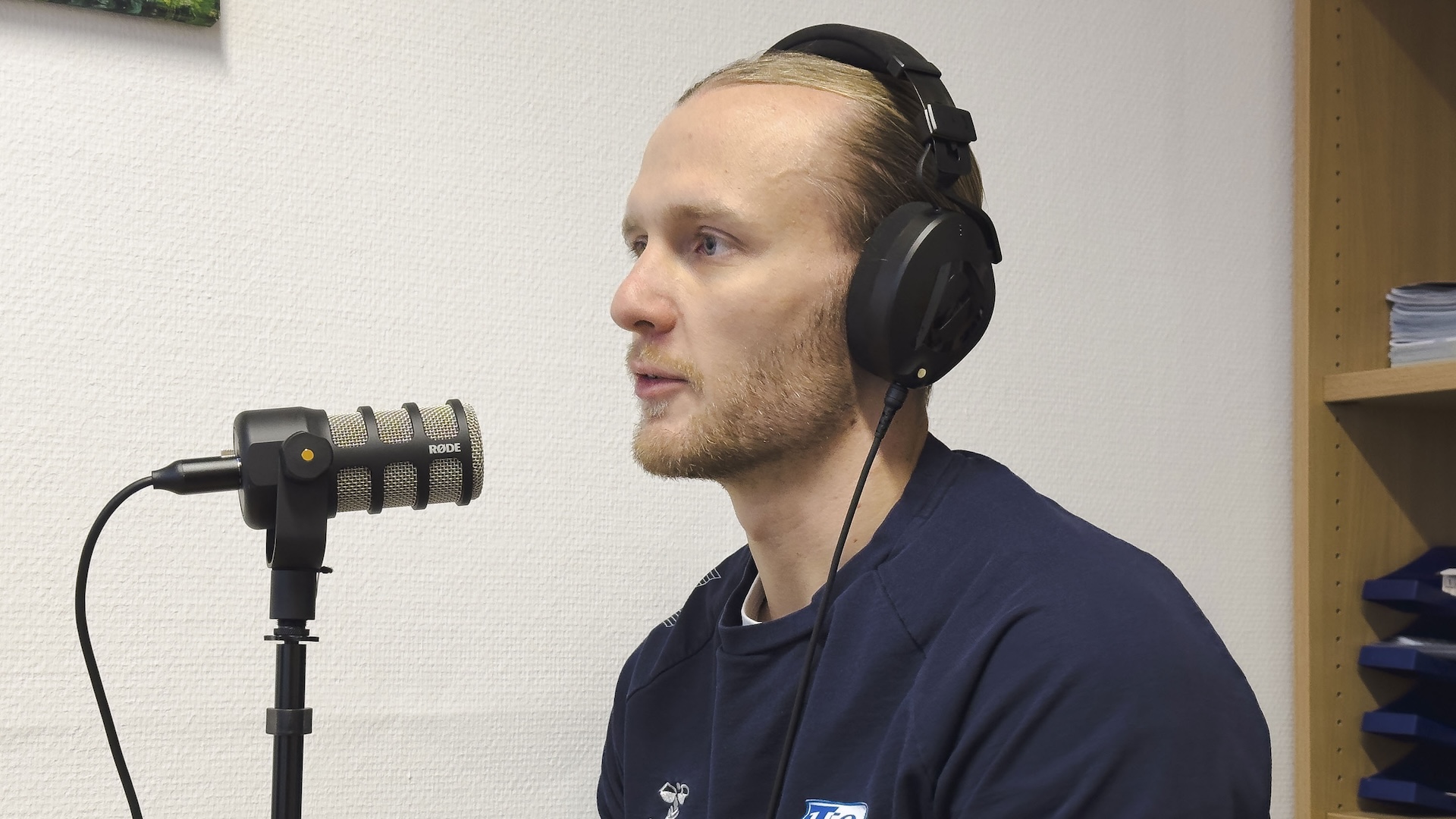 Dominik Reimann am Mikrofon