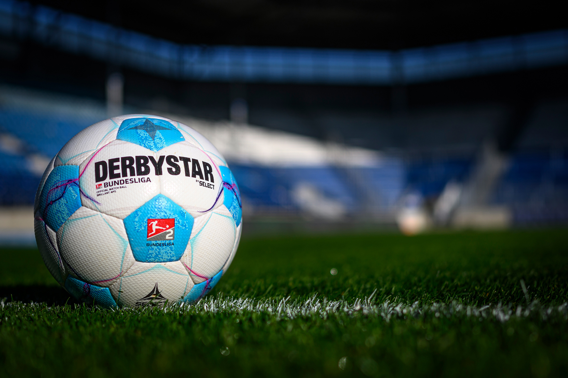 Fußball auf dem Rasen