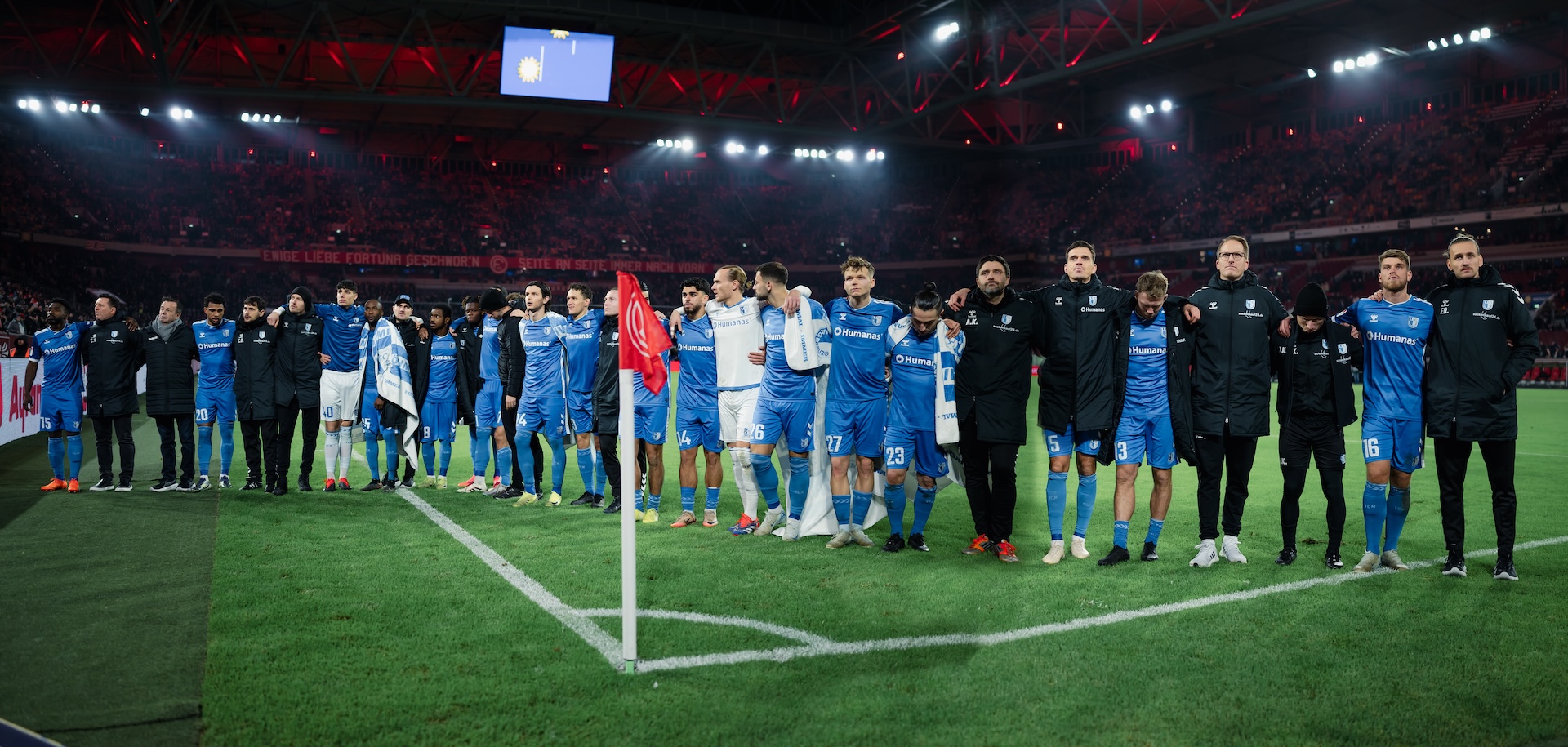 Mannschaft in der Kurve nach dem Düsseldorf-Spiel