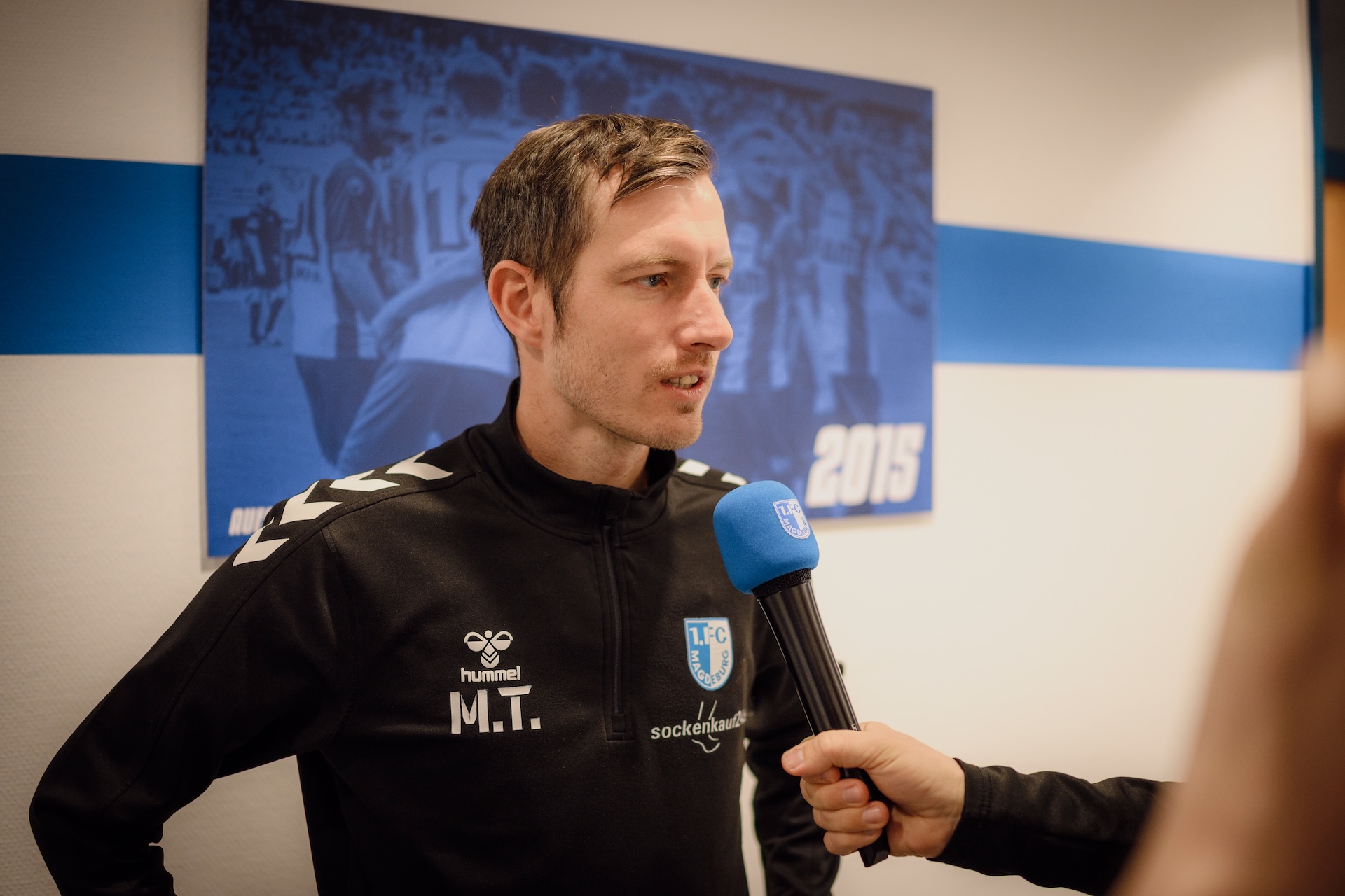 Matthias Tischer am Mirkofon von FCM-tv
