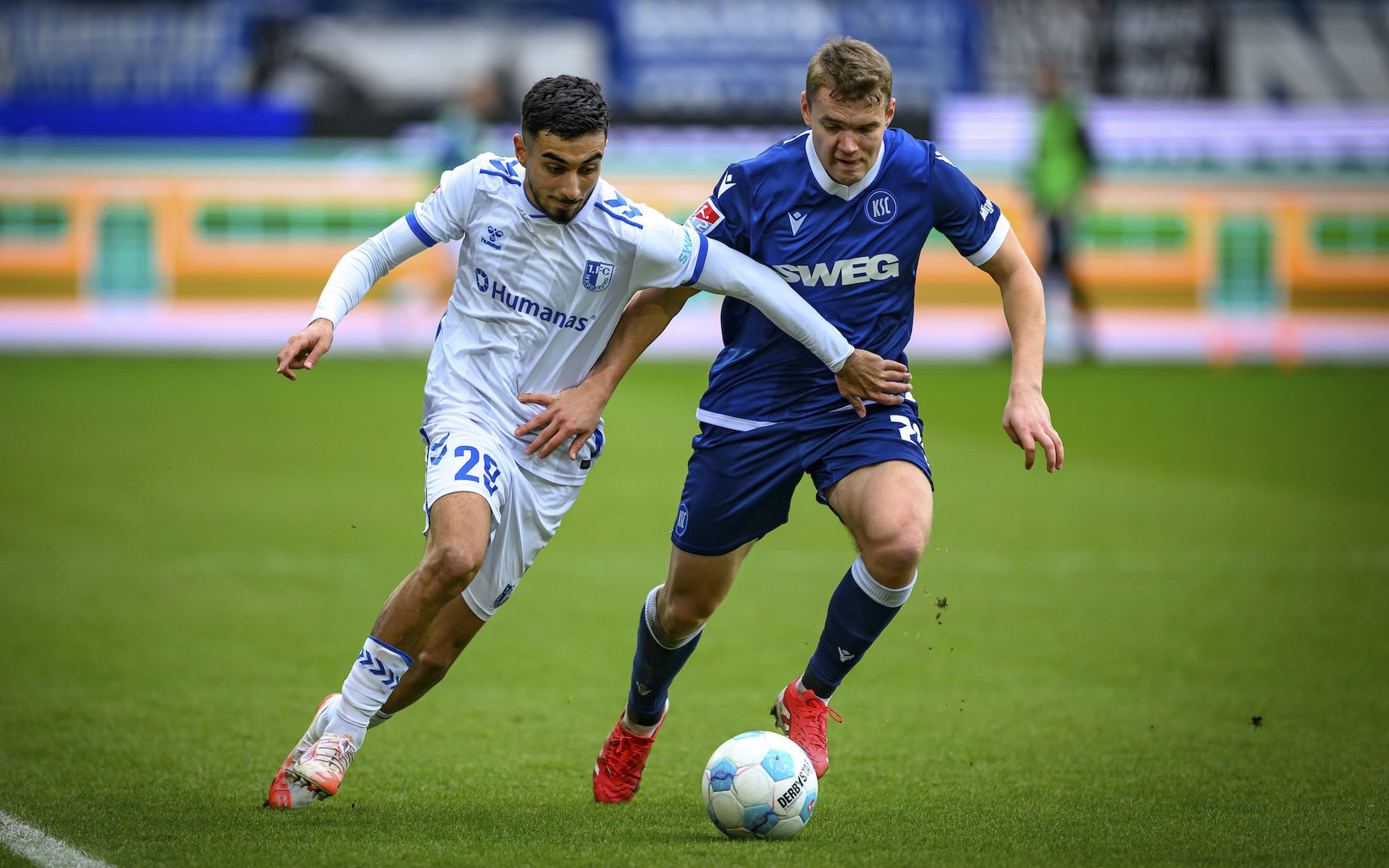 Livan Burcu (links) im Spiel gegen den KSC