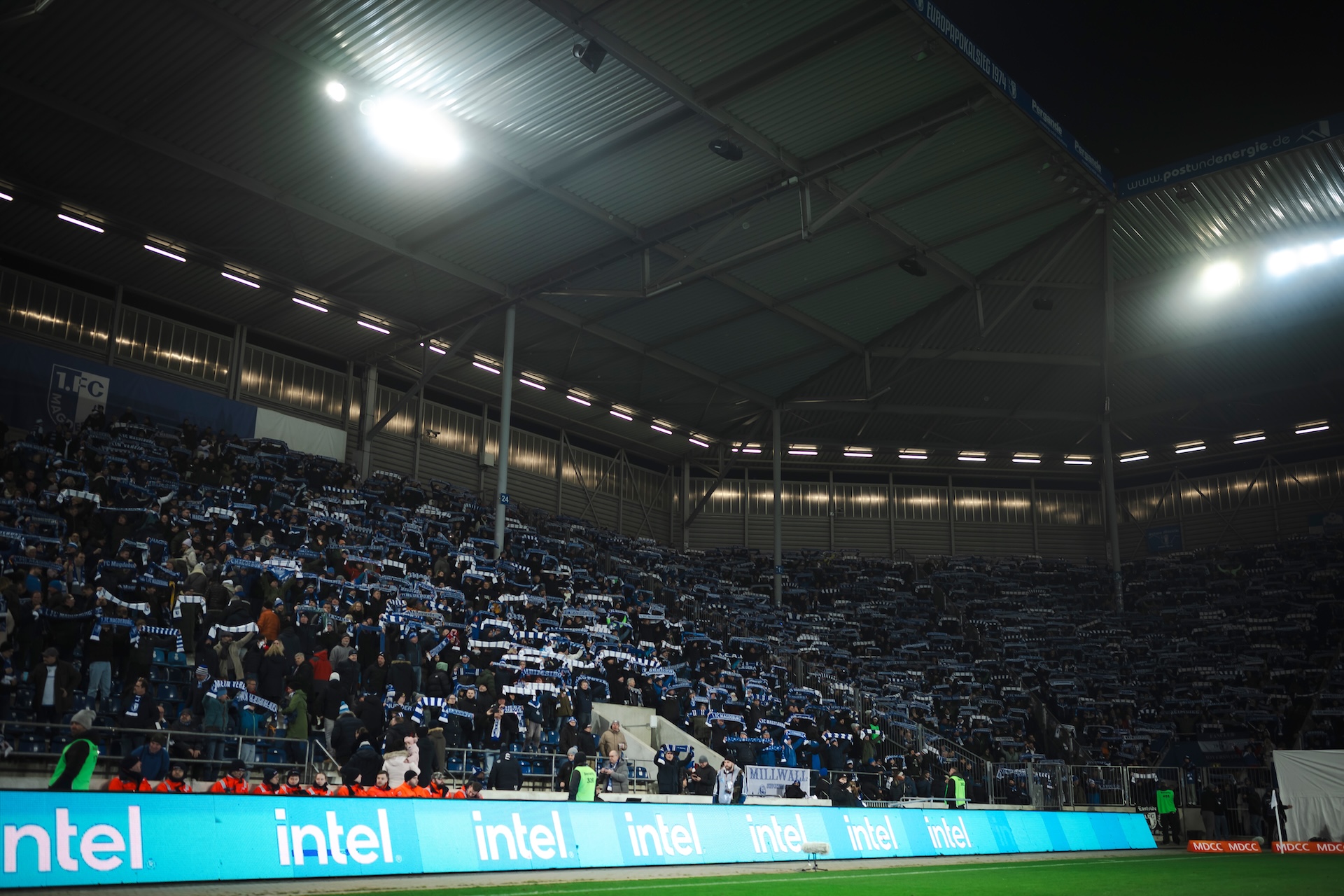 Zuschauer in der Avnet Arena