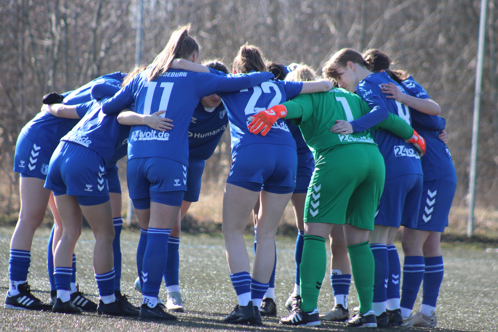 Unsere Ersten Frauen gastieren bei Viktoria Berlin