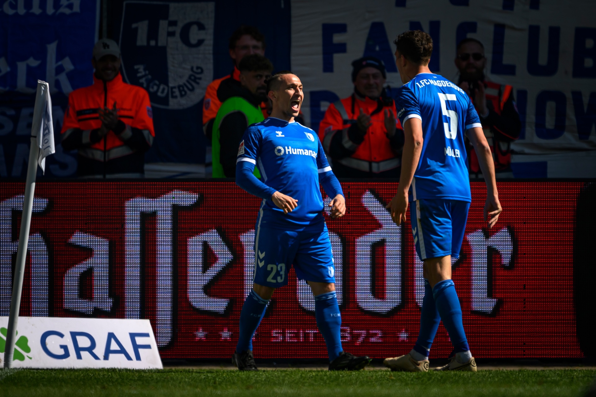 Baris Atik (links) beim Torjubel mit Tobias Müller