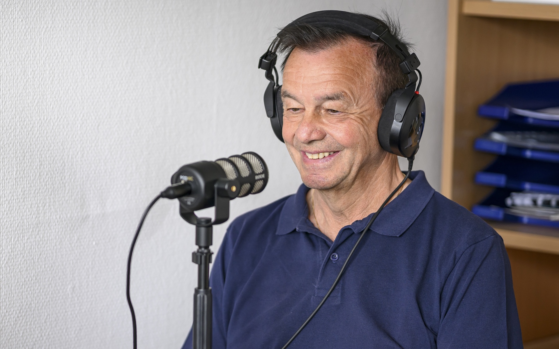 FCM-Sportchef Otmar Schork am Podcast-Mikrofon