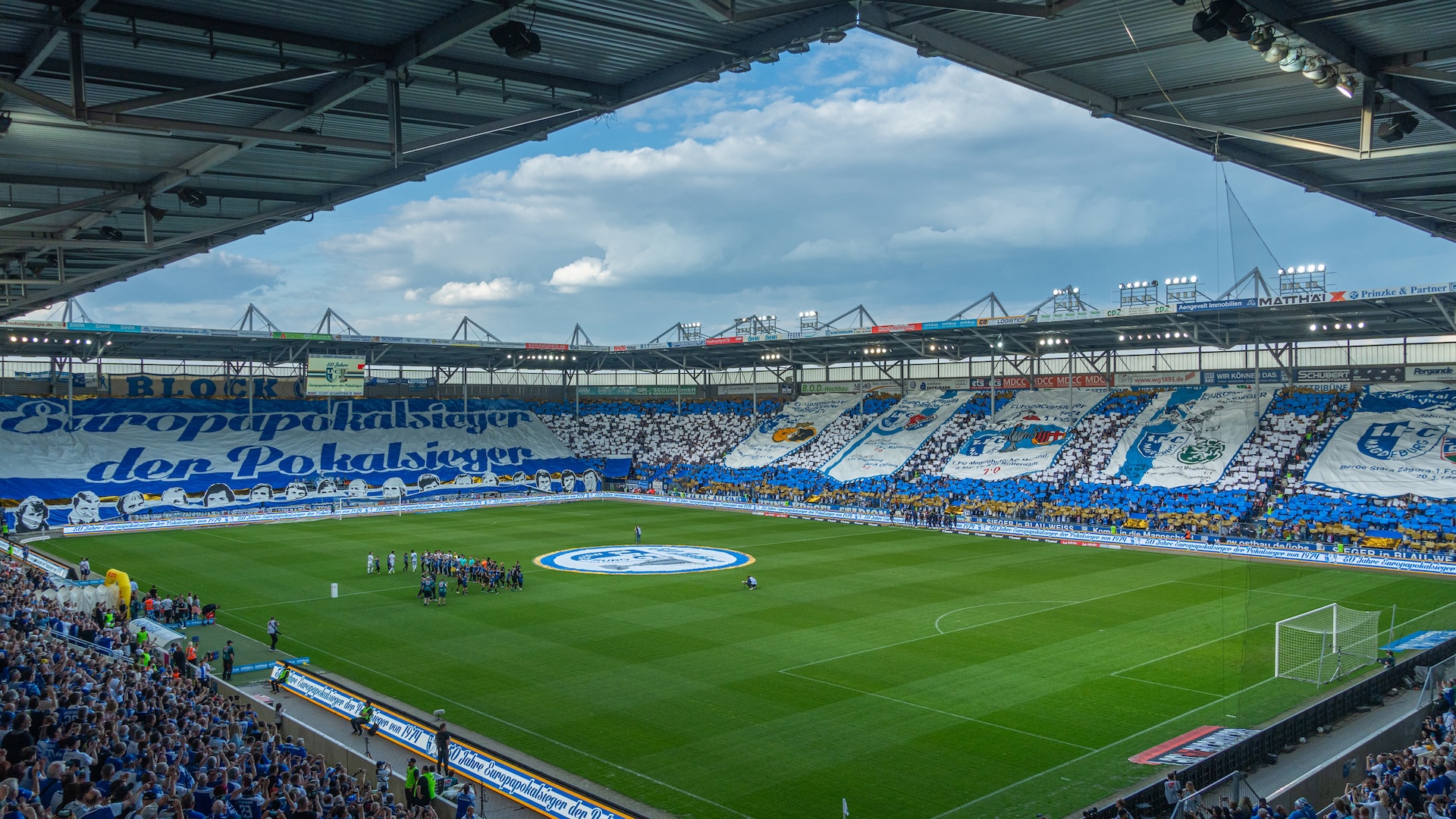 Die Choreographie zum EC-Jubiläum im Jahr 2024 beim Heimspiel gegen Greuther Fürth.