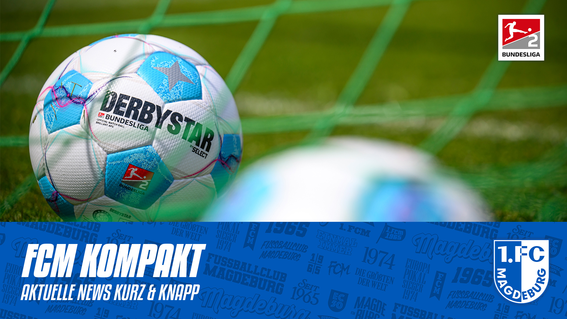 Fußbälle auf dem Spielfeld