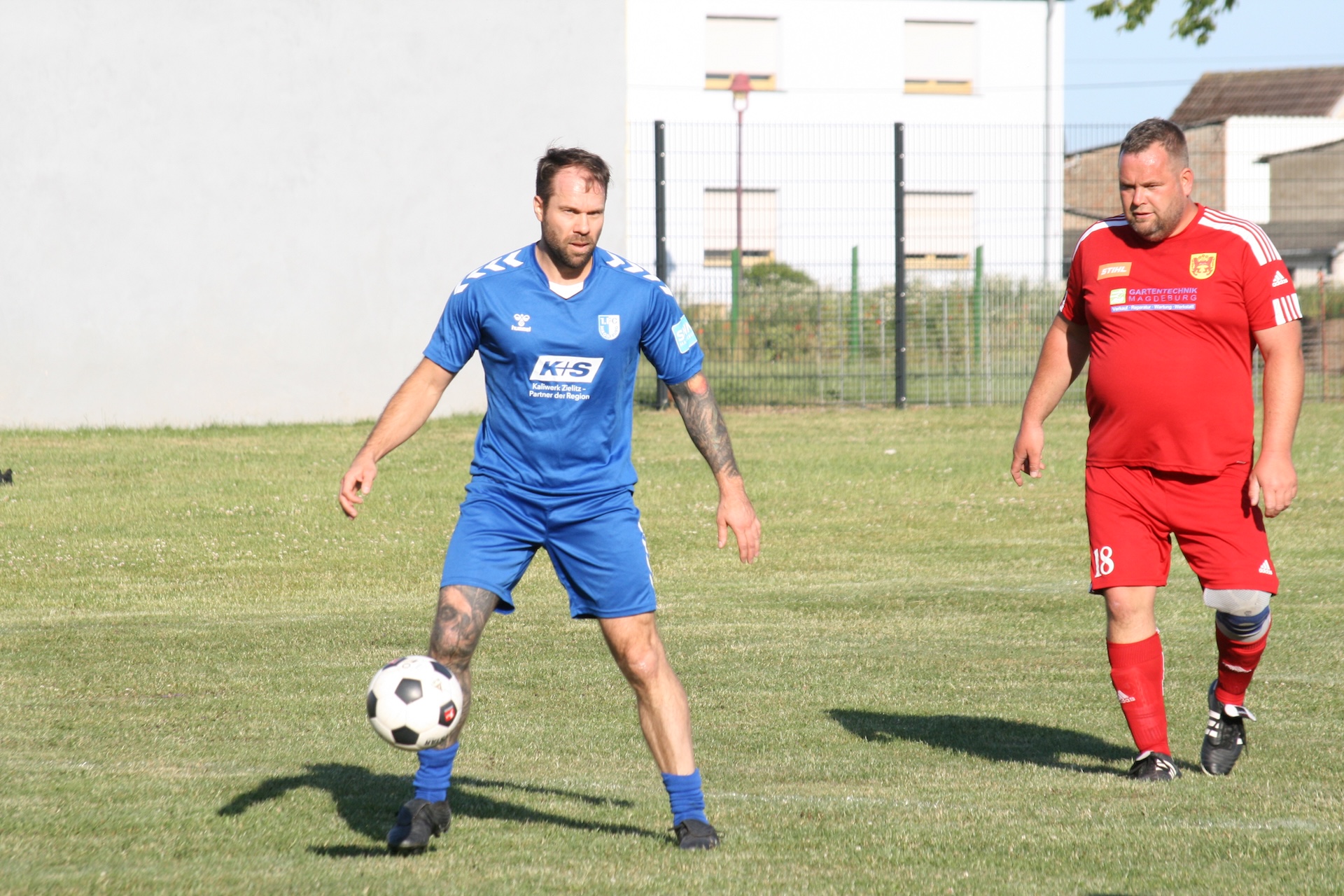 Der vierfache Torschütze Kai Kühne (links).