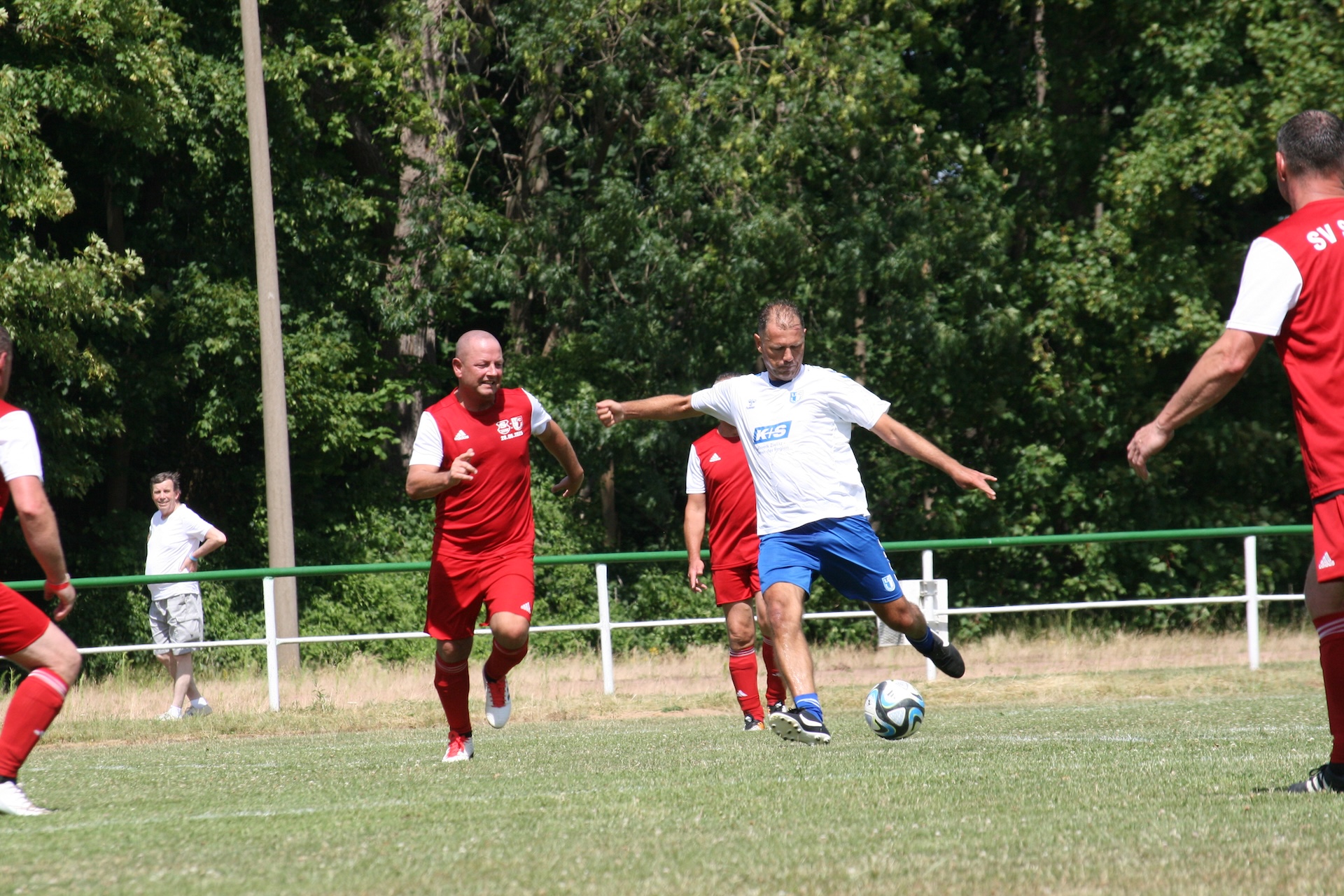 Dirk Baumann (am Ball) kehrte nach mehr als 18 Monaten wieder zurück.