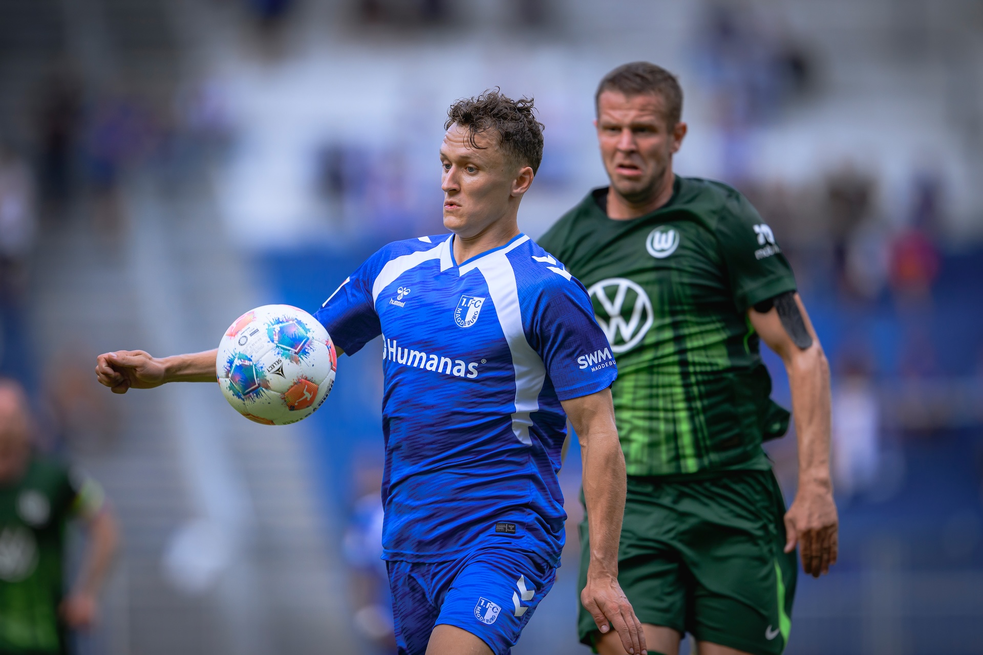 Martijn Kaars (links) im Spiel gegen Wolfsburg