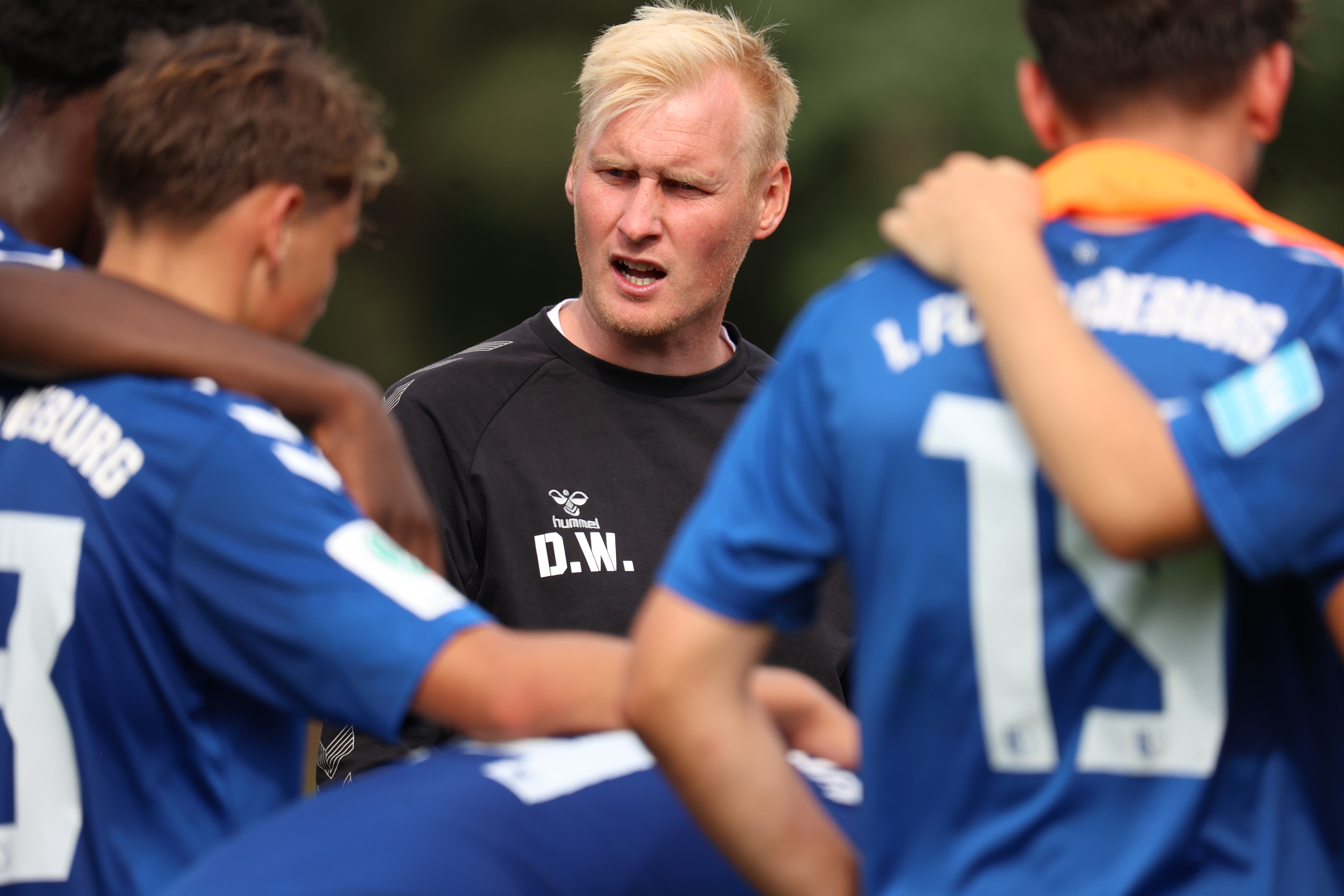 U19 und Cheftrainer Daniel Wölfel