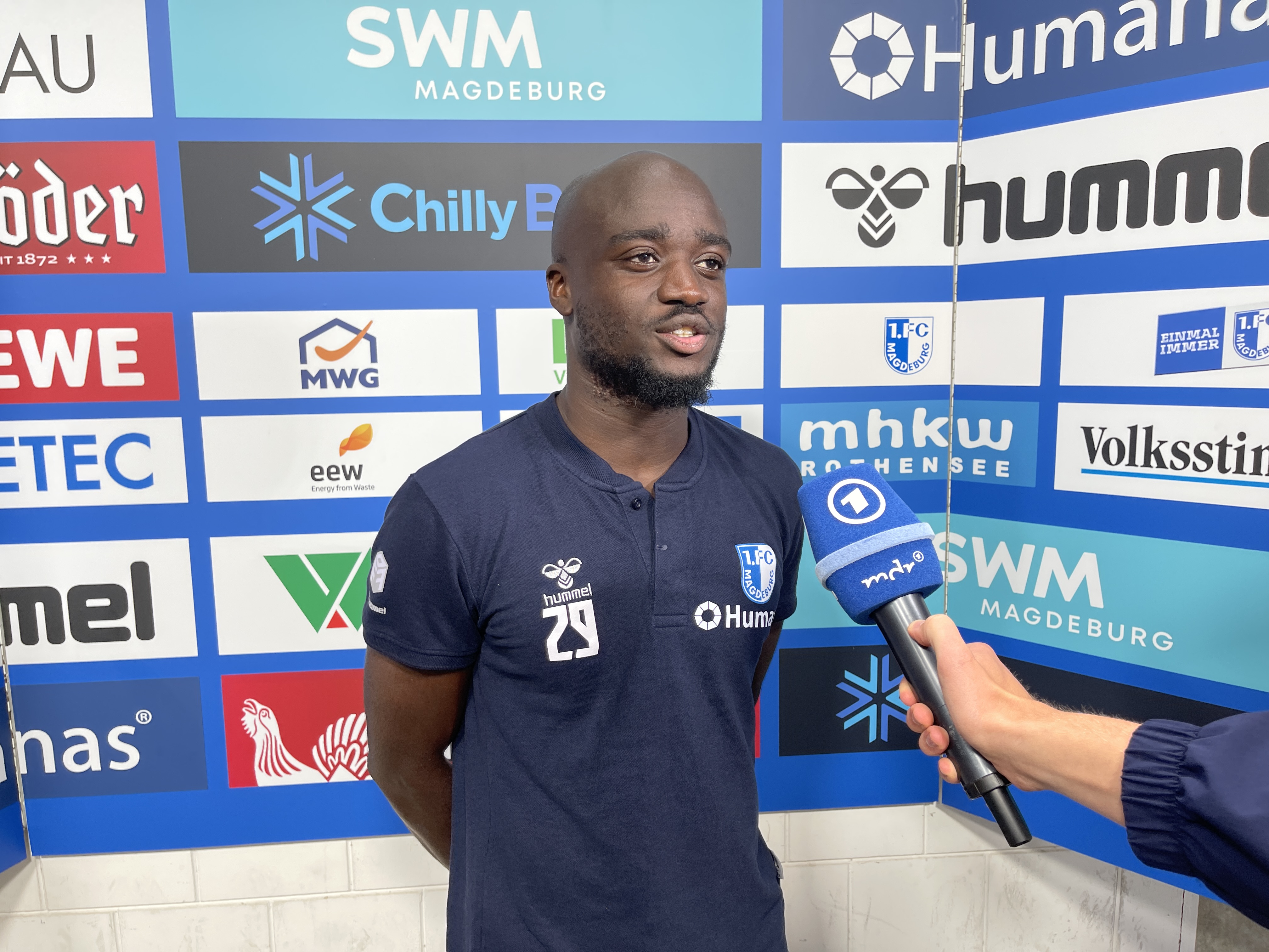 Amara Condé freute sich über den Sieg, ärgerte sich aber über das späte Gegentor. 