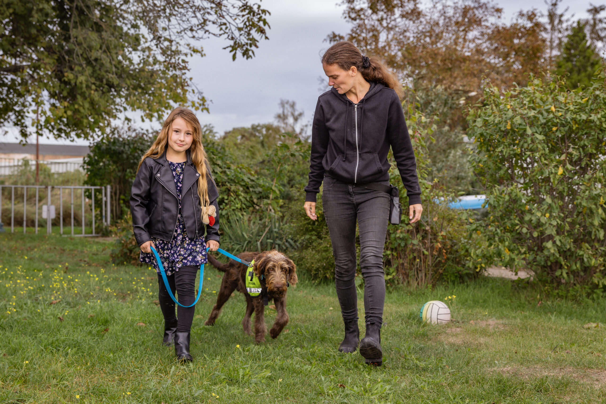 Joanas Hund Luke wird zu einem Assistenzhund ausgebildet.