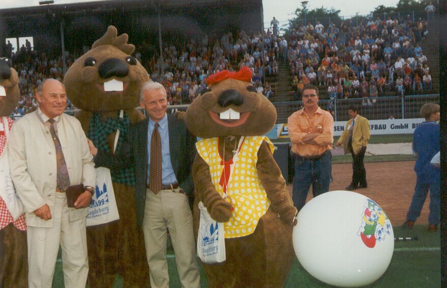 Die beiden Finaltrainer von 1974, Heinz Krügel (links) und Giovanni Trapattoni, 25 Jahre nach dem Finale.