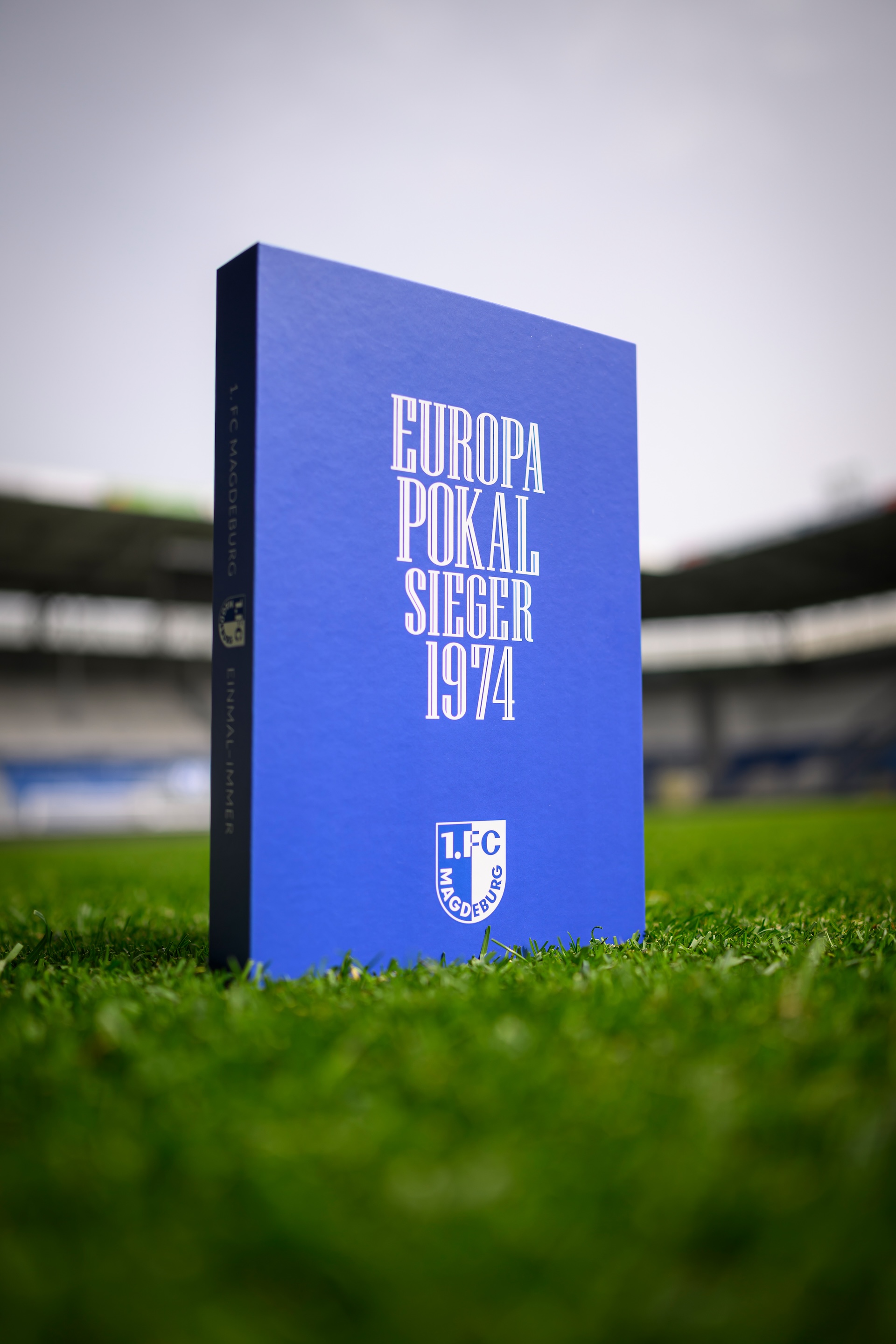 Das Trikot ist in einer limitierten Jubiläumsbox erhältlich.