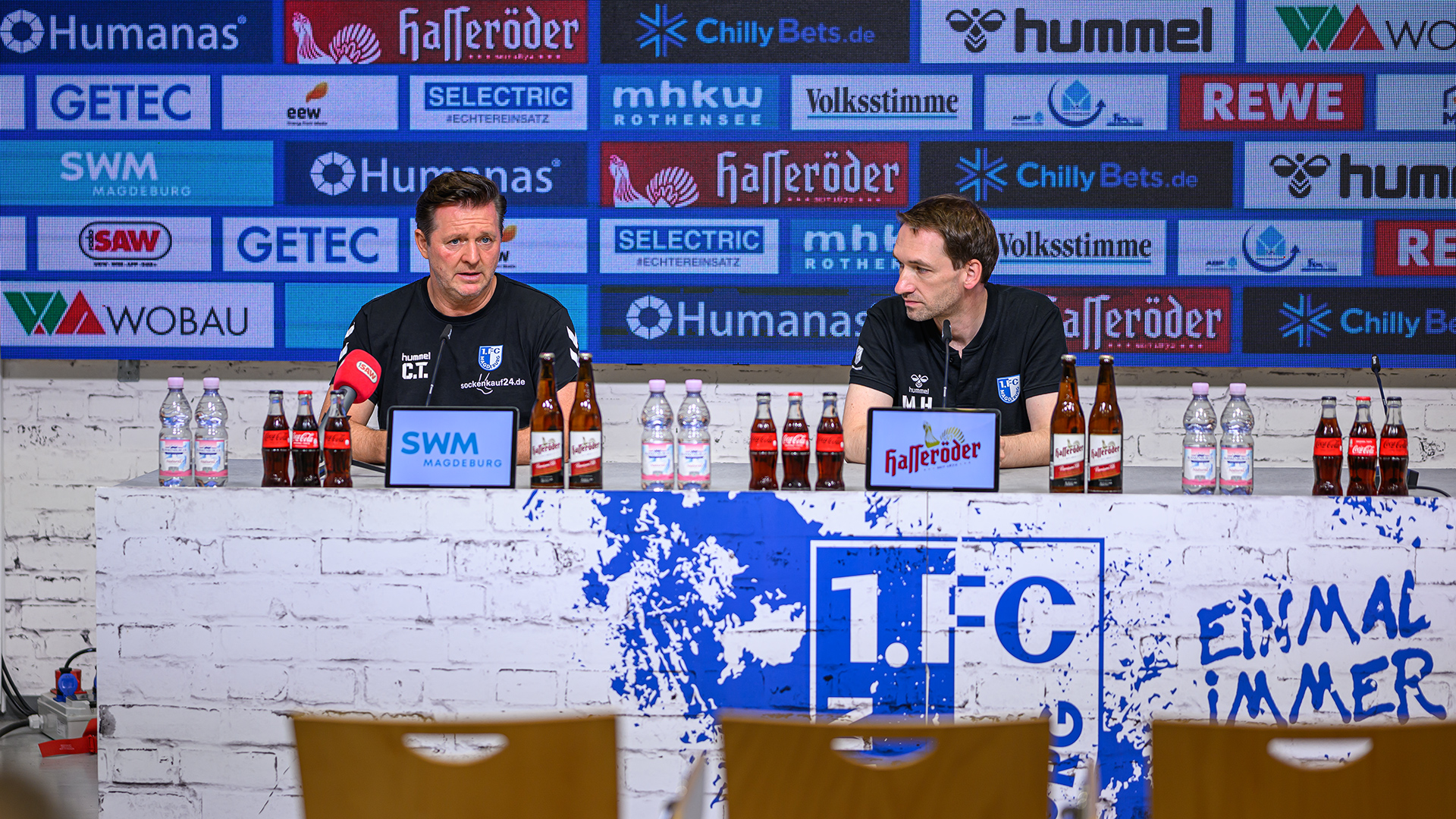 Christian Titz(links) und Manuel Holscher während der PK