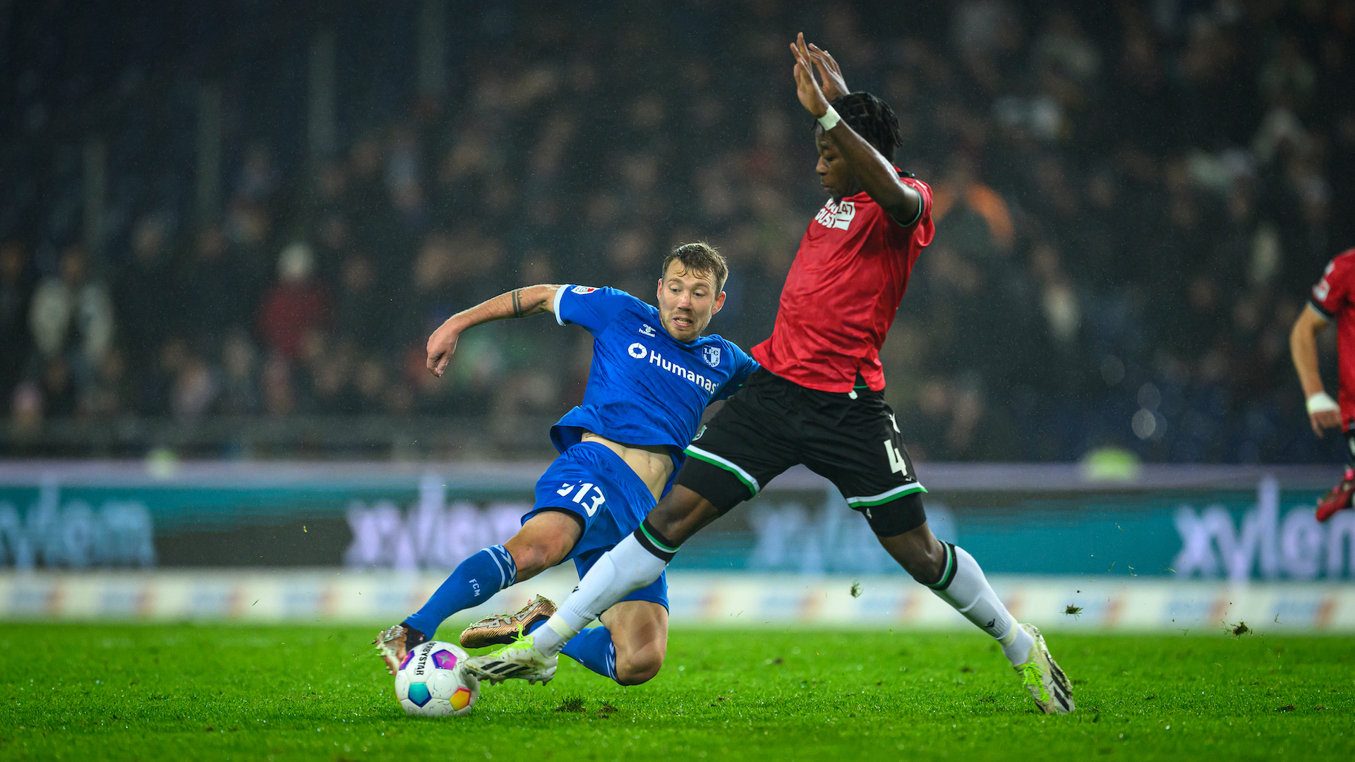 Connor Krempicki im Zweikampf gegen Hannover