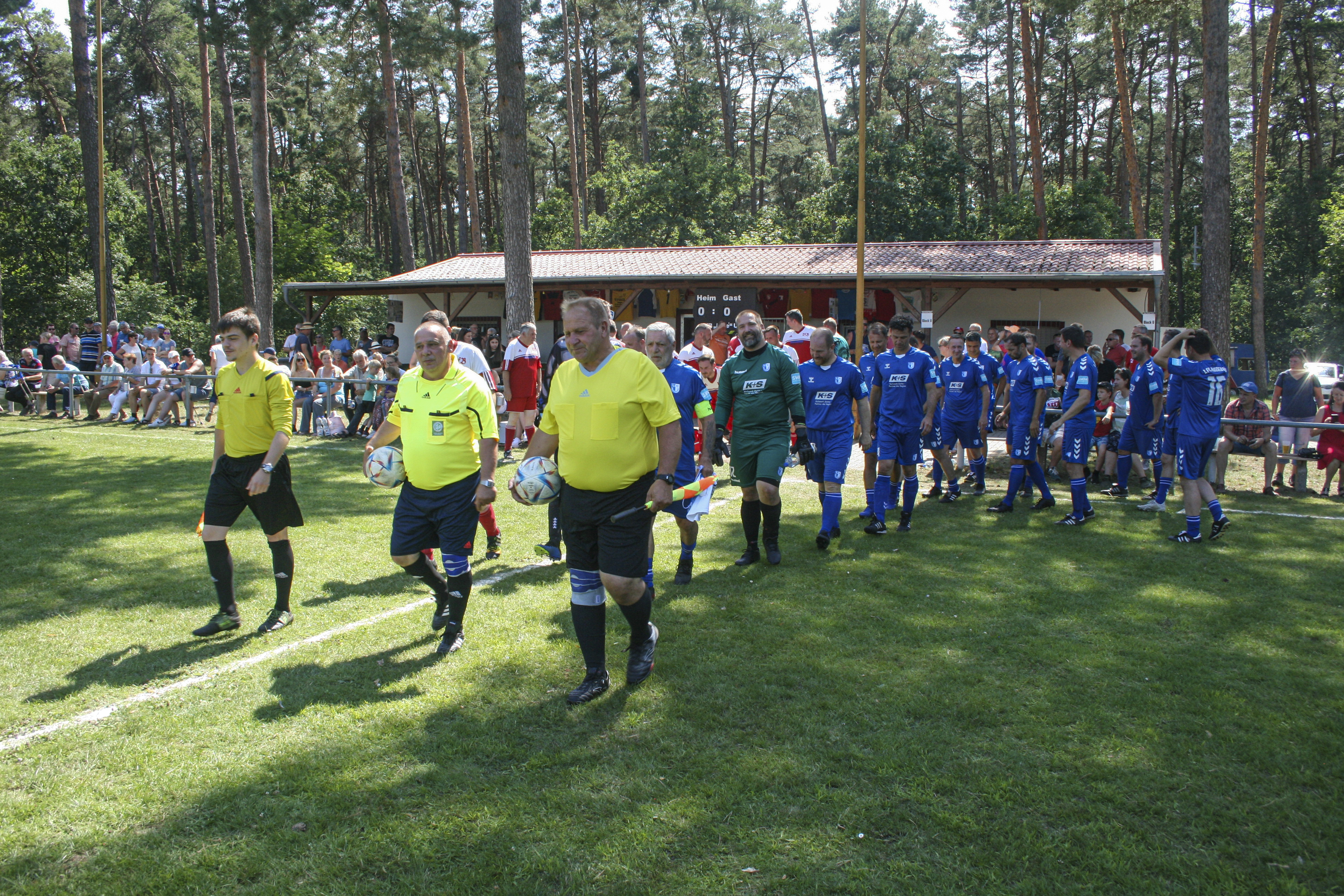 Vor rund 300 Fans lief das Traditionsteam auf. Foto: FCM / Frank Helmke