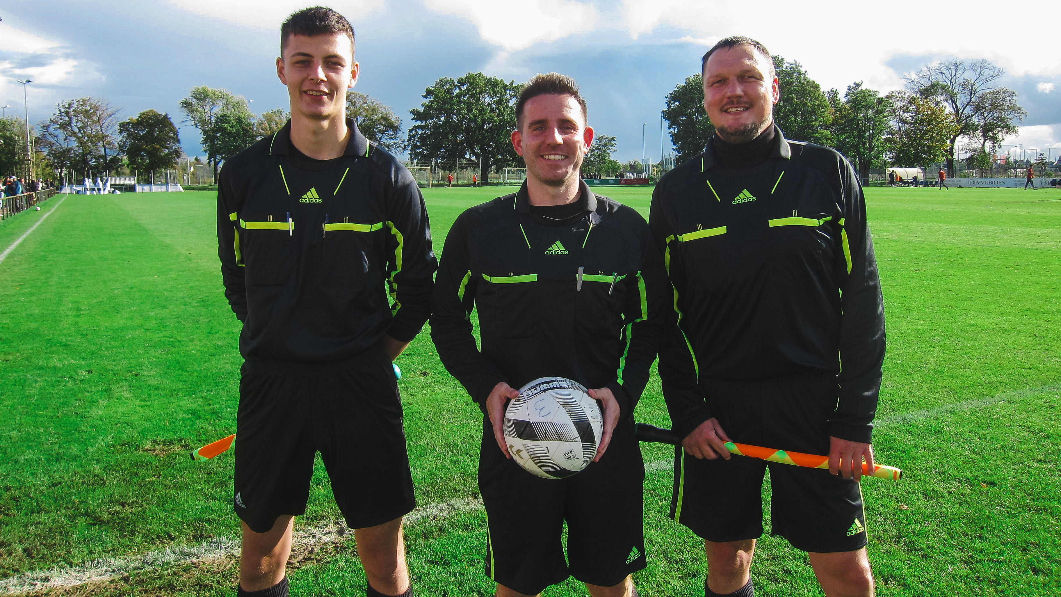 Schiedsrichter Clemens Bartlau, Max Pfannschmidt und Lutz Marschhausen