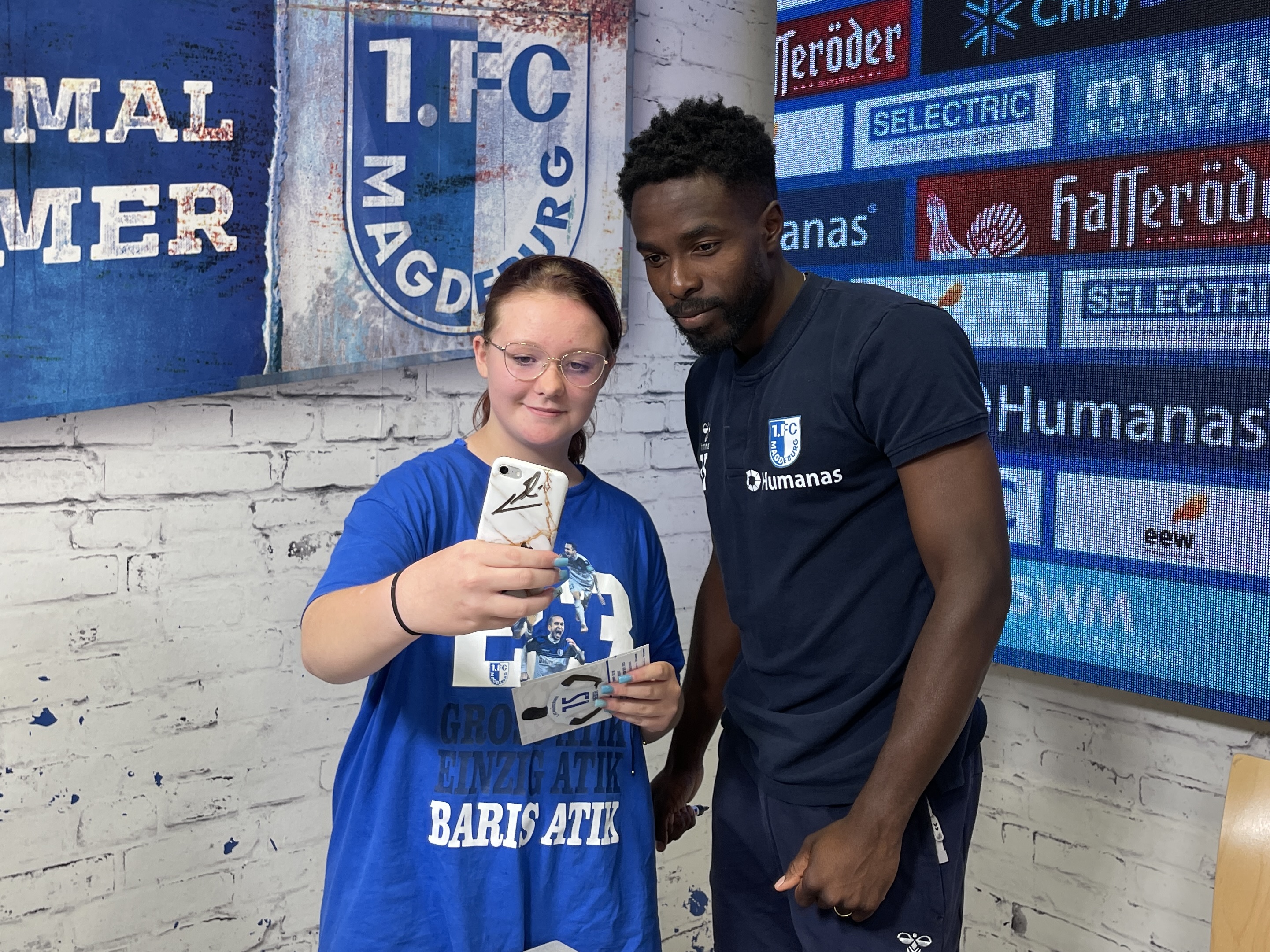 Daniel Heber (Foto) und Alex Nollenberger nahmen sich noch Zeit für Fotos und Autogramme. Foto: FCM