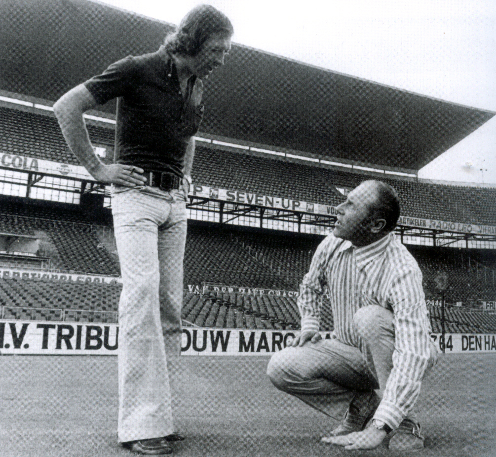 Heinz Krügel (rechts) im Jahr 1973 im De Kuip von Rotterdam.