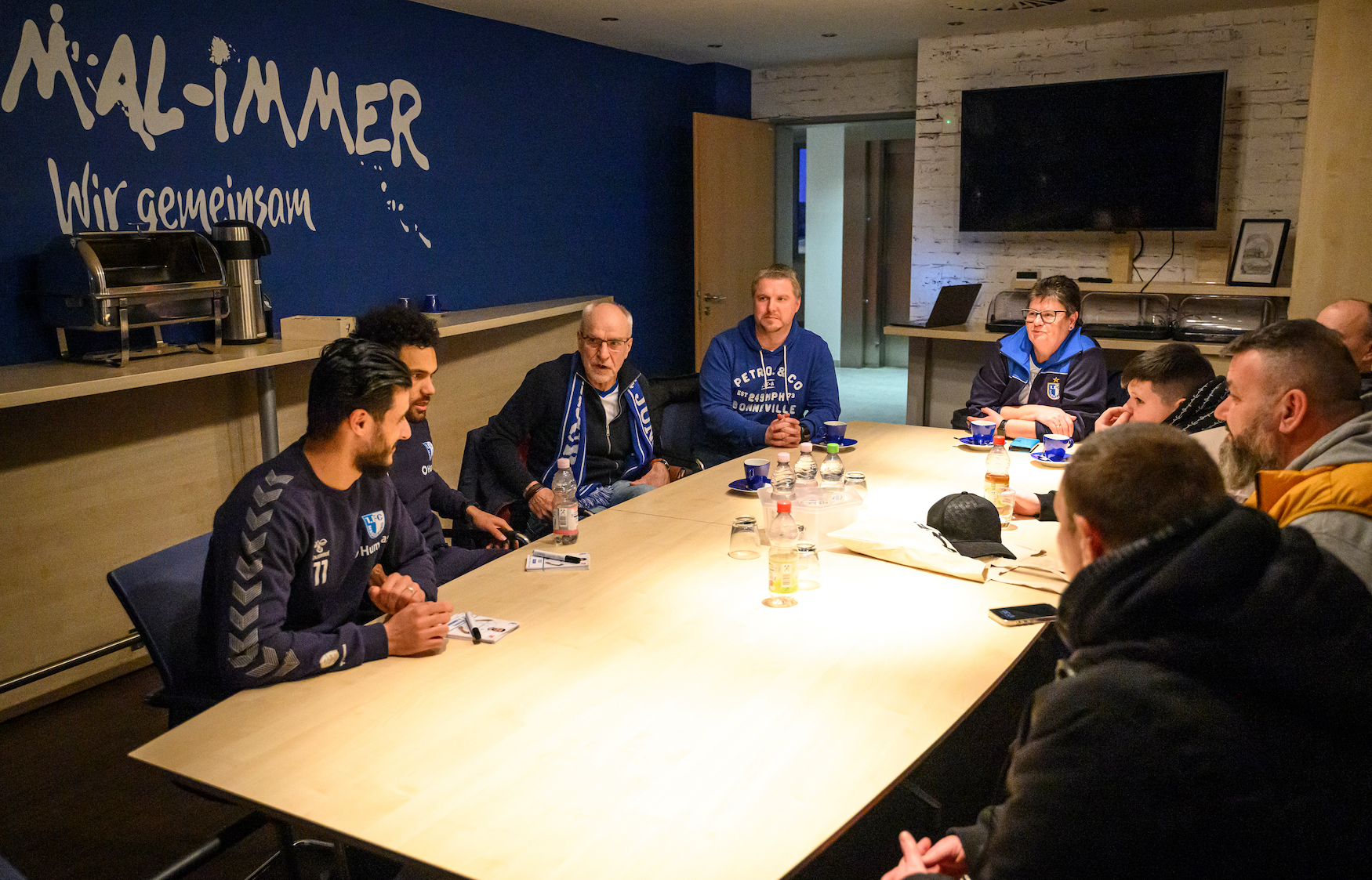 Bei einem Meet & Greet kamen die Gewinner mit den Torschützen ins Gespräch.