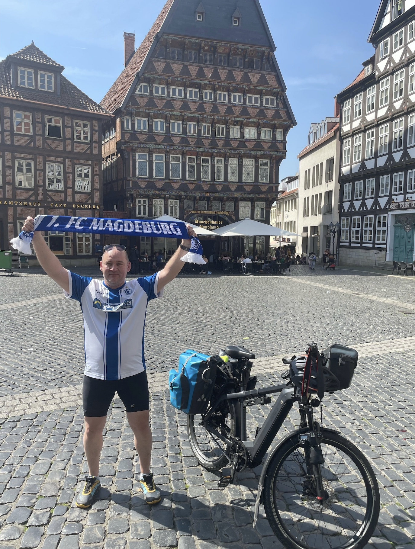 Manfred Herbst auf einer Zwischenstation seiner Radtour nach Rotterdam.