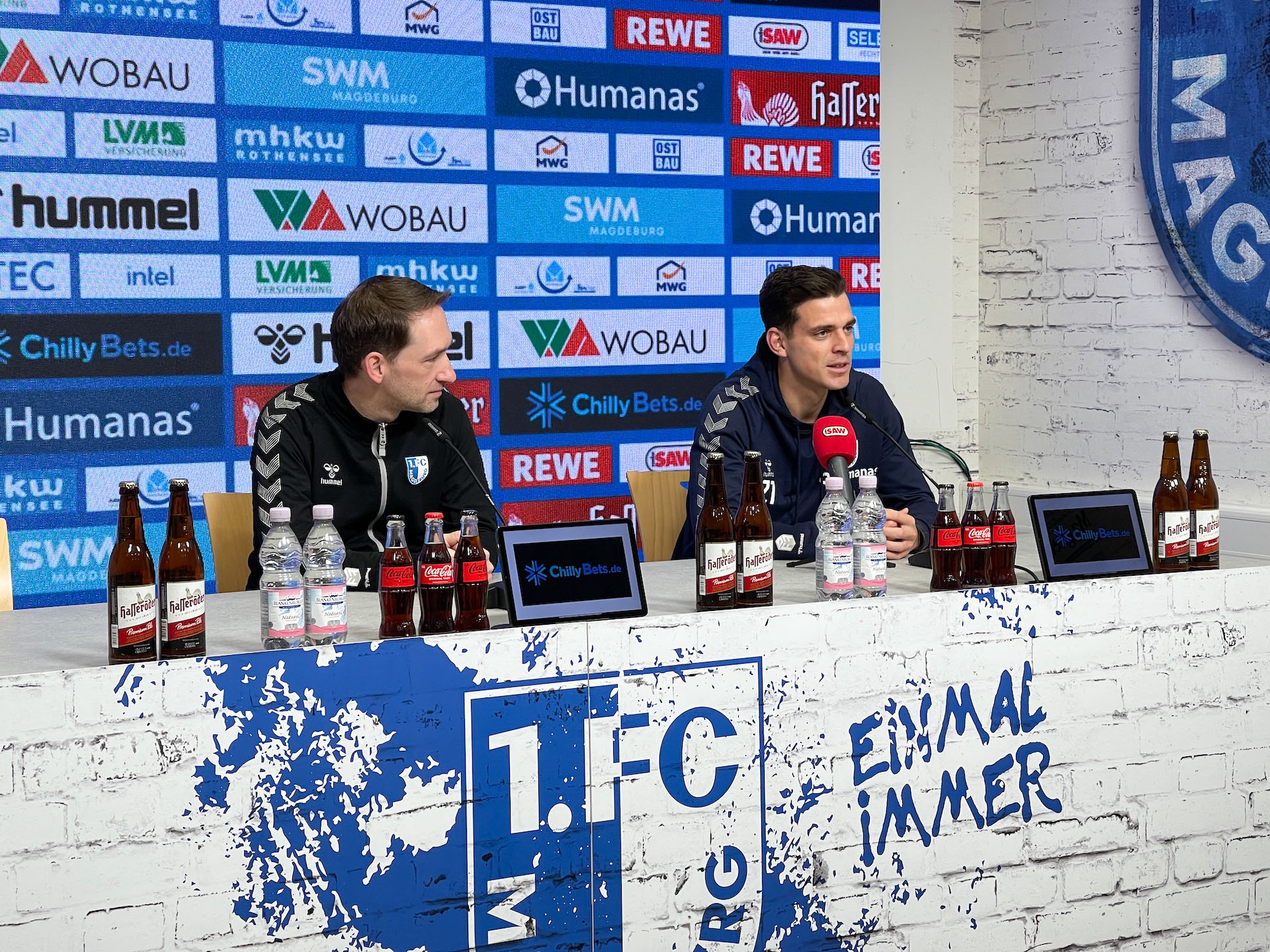 Manuel Holscher(links) und Tobias Müller während der Medienrunde