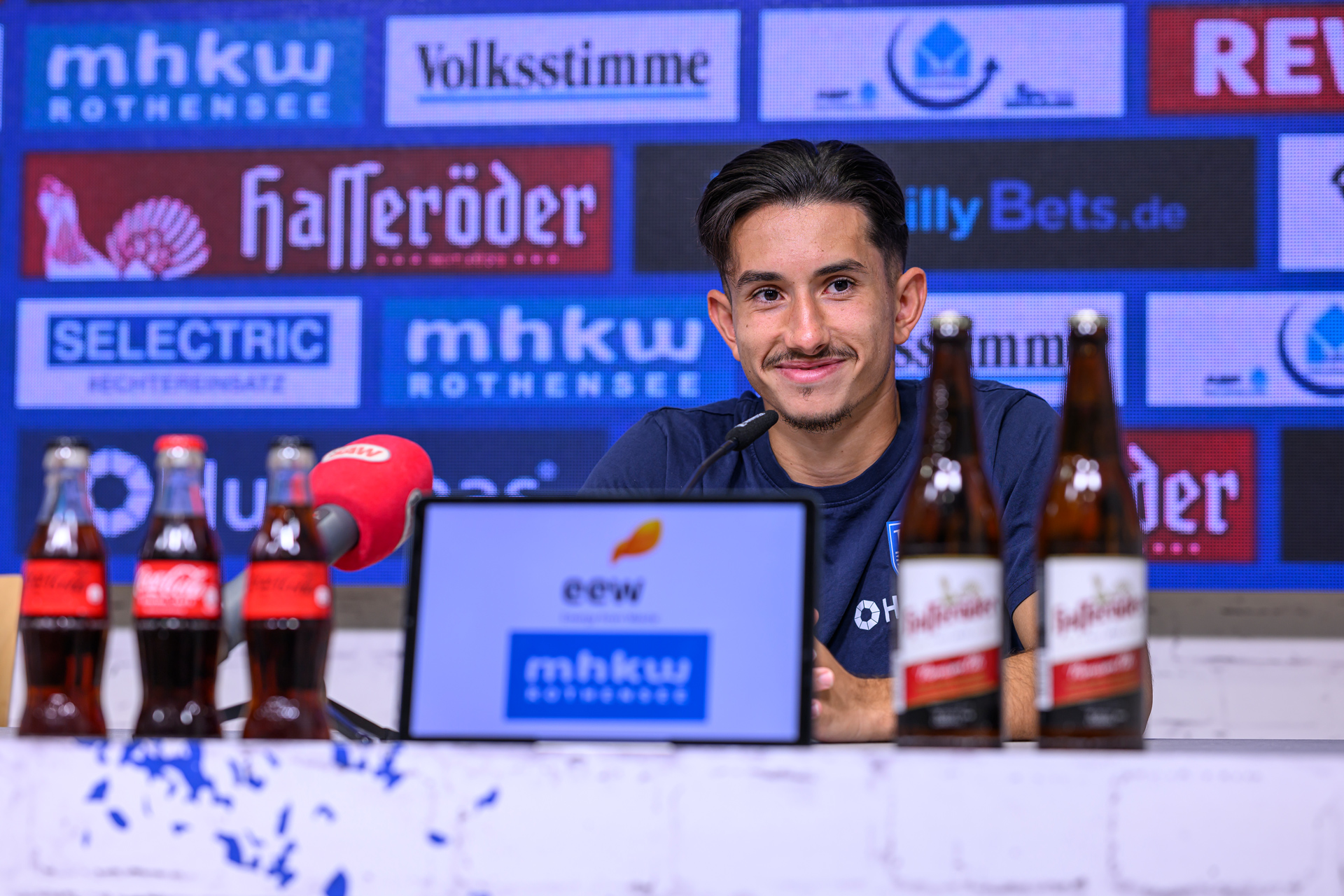 Jason Ceka während der Medienrunde