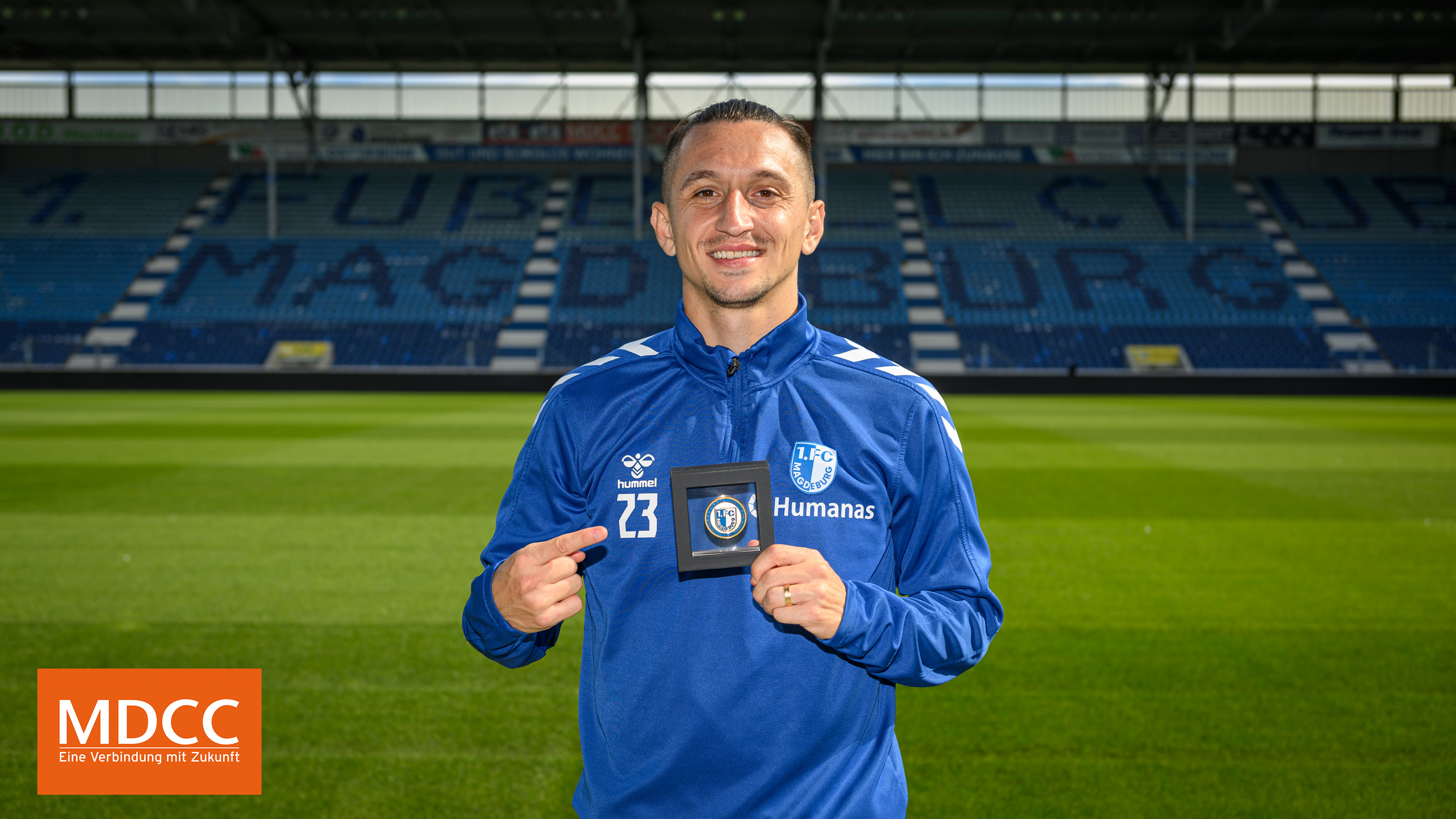 Baris Atik mit Volltreffer-Medaille