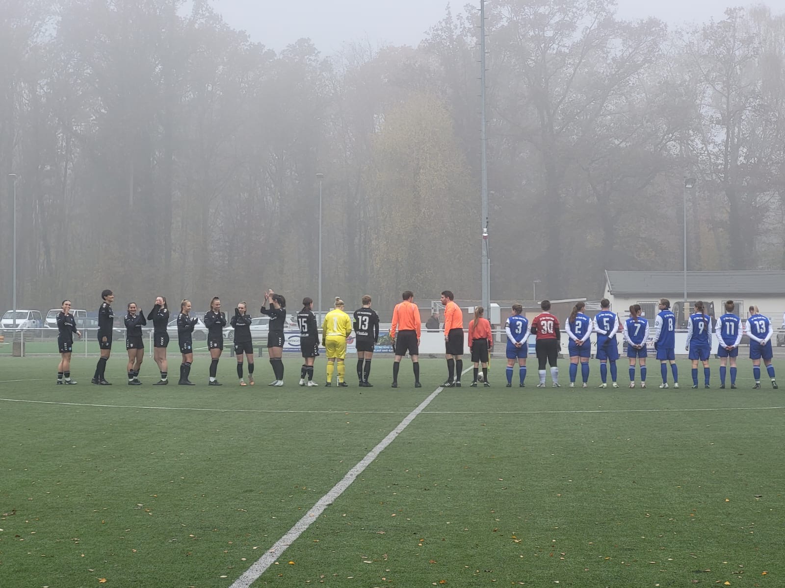 Vor dem Anpfiff des Achtelfinals.