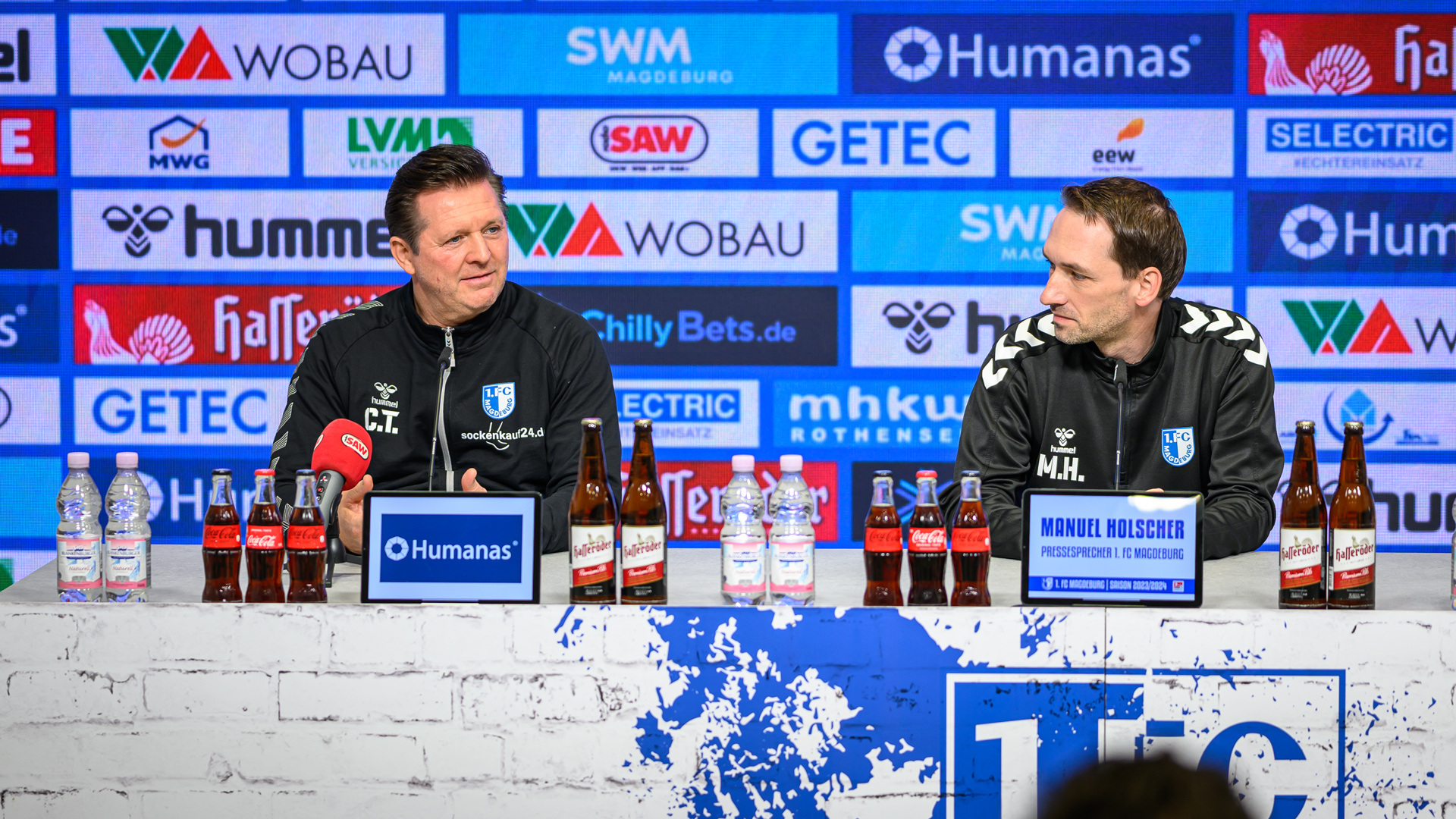 Christian Titz(links) und Manuel Holscher während der PK