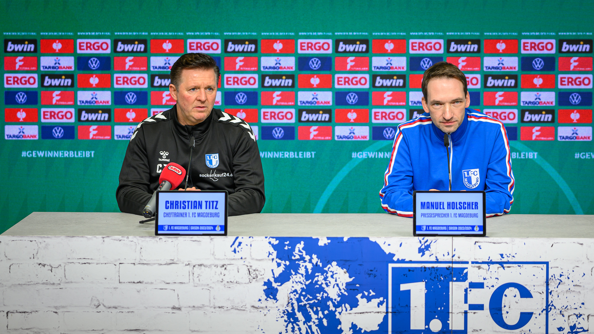 Christian Titz(links) und Manuel Holscher während der PK vor Düsseldorf