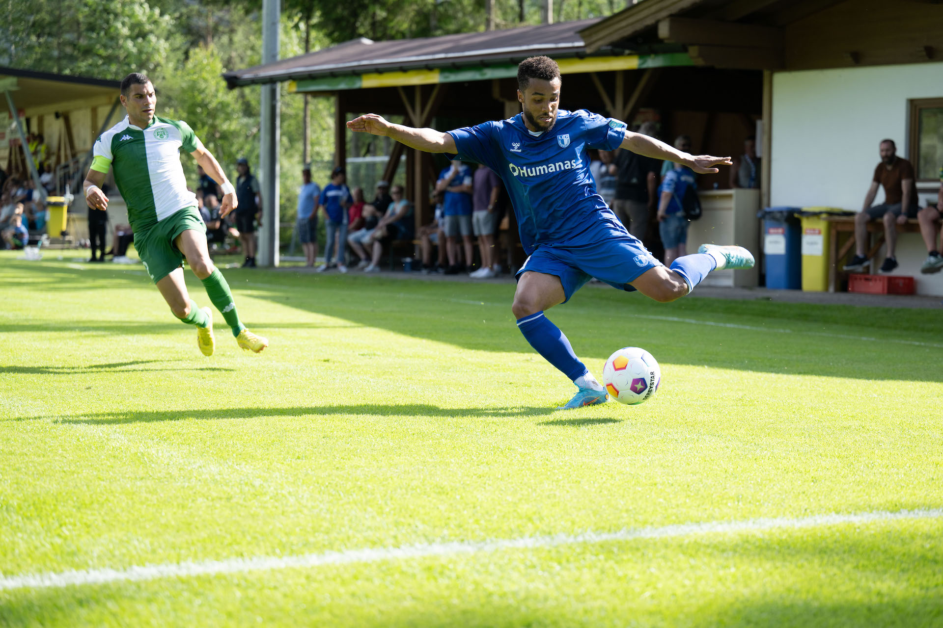 Leon Bell Bell während des Testspiels gegen AEZ Zakakiou