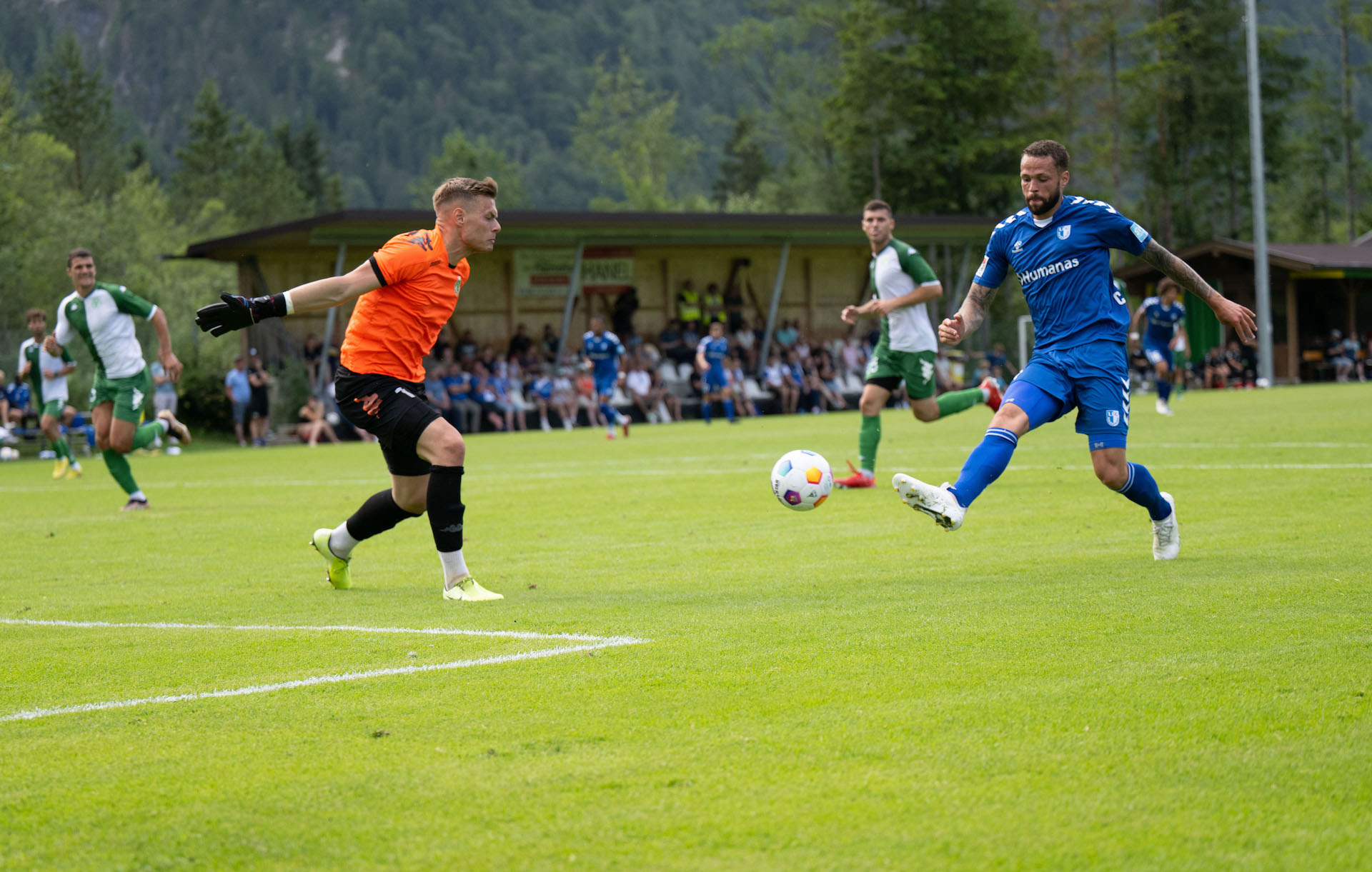 Luc Castaignos gegen AEZ Zakakiou