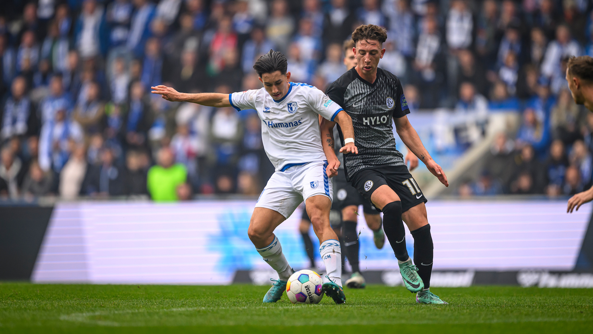 Jason Ceka im Zweikampf gegen Elversberg