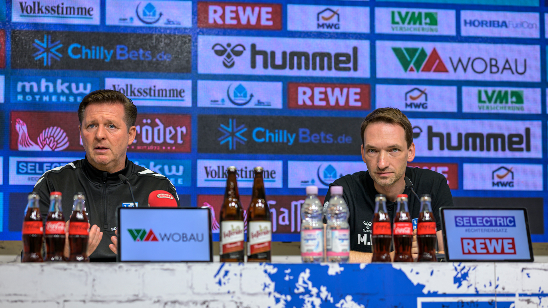 Christian Titz(links) und Manuel Holscher während der PK