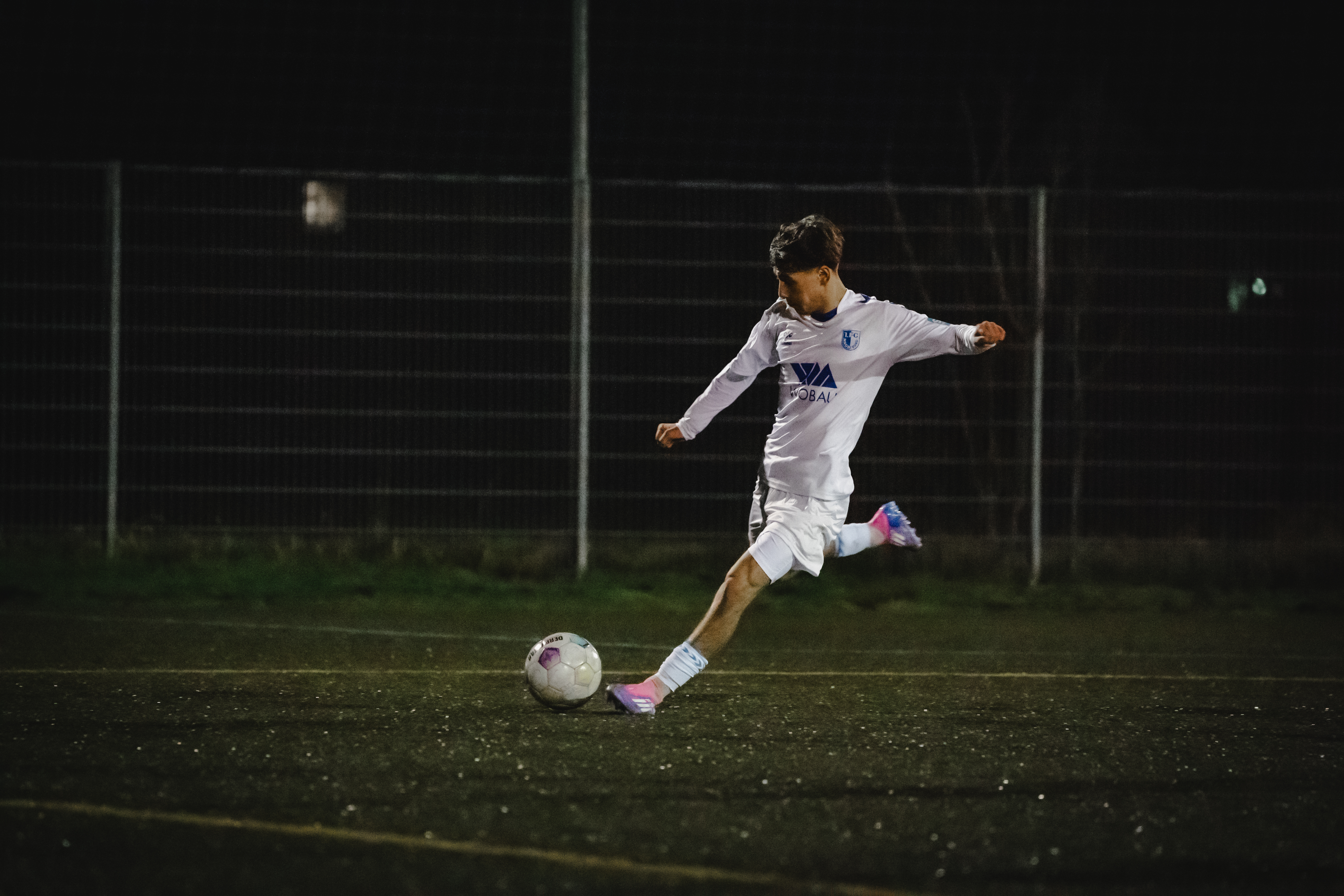 Schuss eines Fußballs