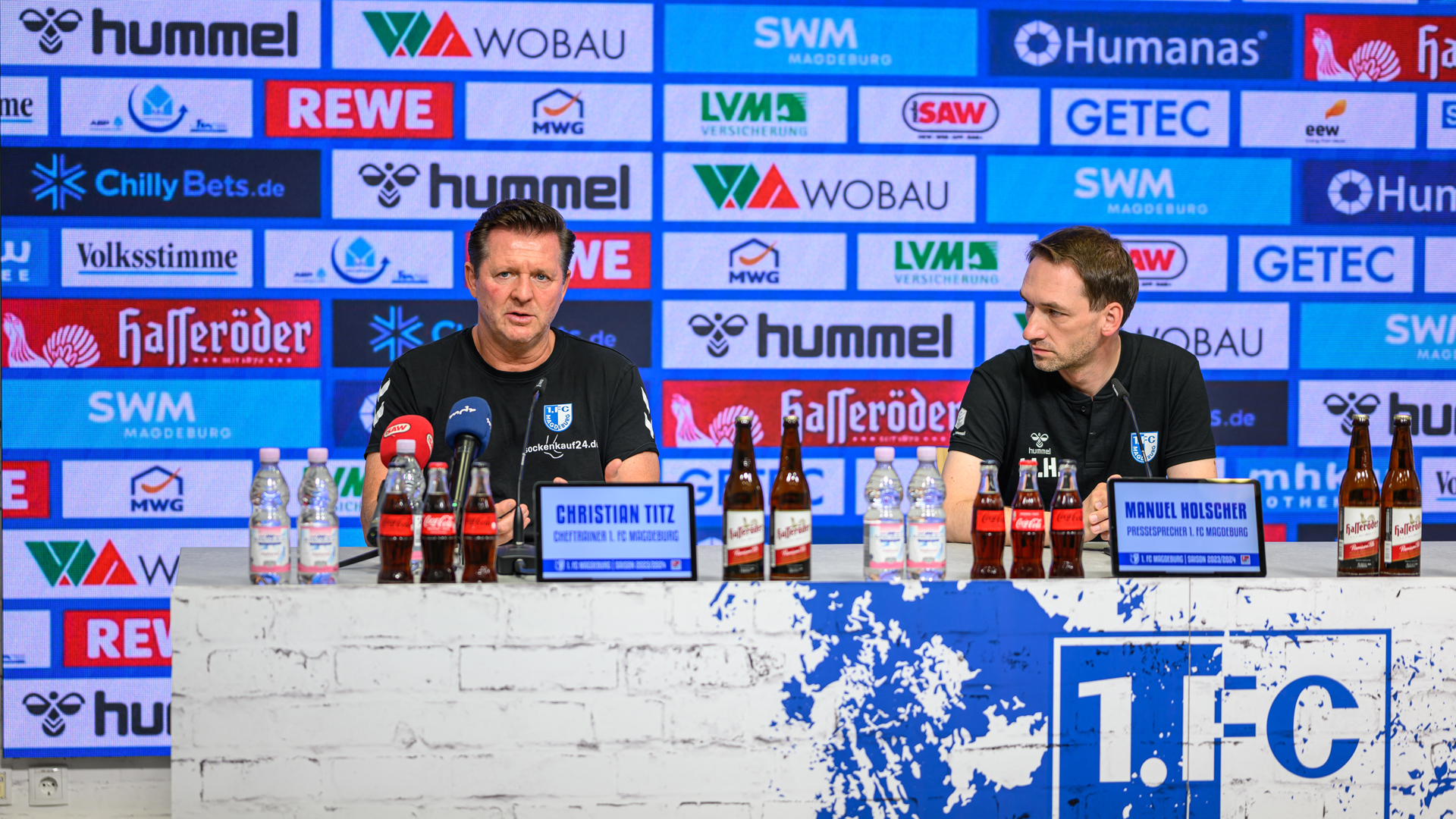 Christian Titz(links) und Manuel Holscher während der PK