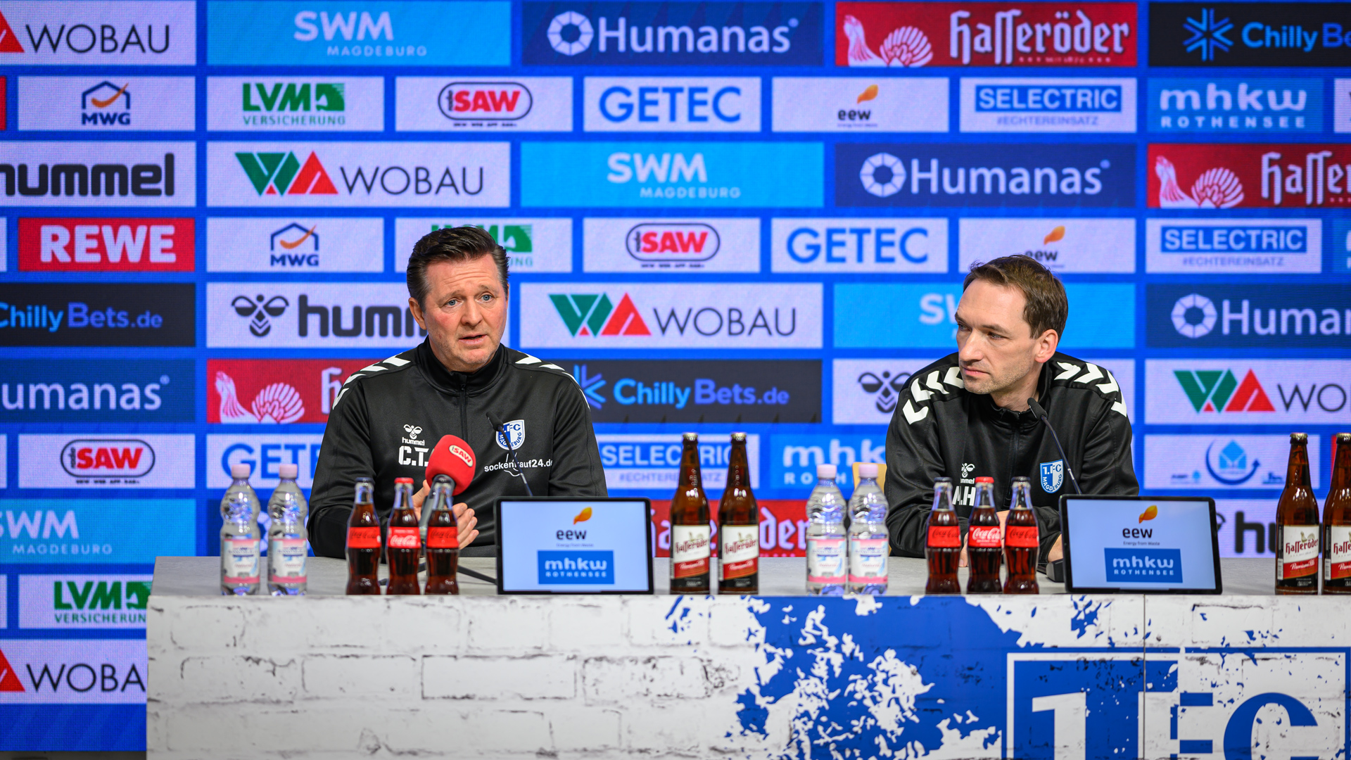 Christian Titz(links) und Manuel Holscher auf der PK